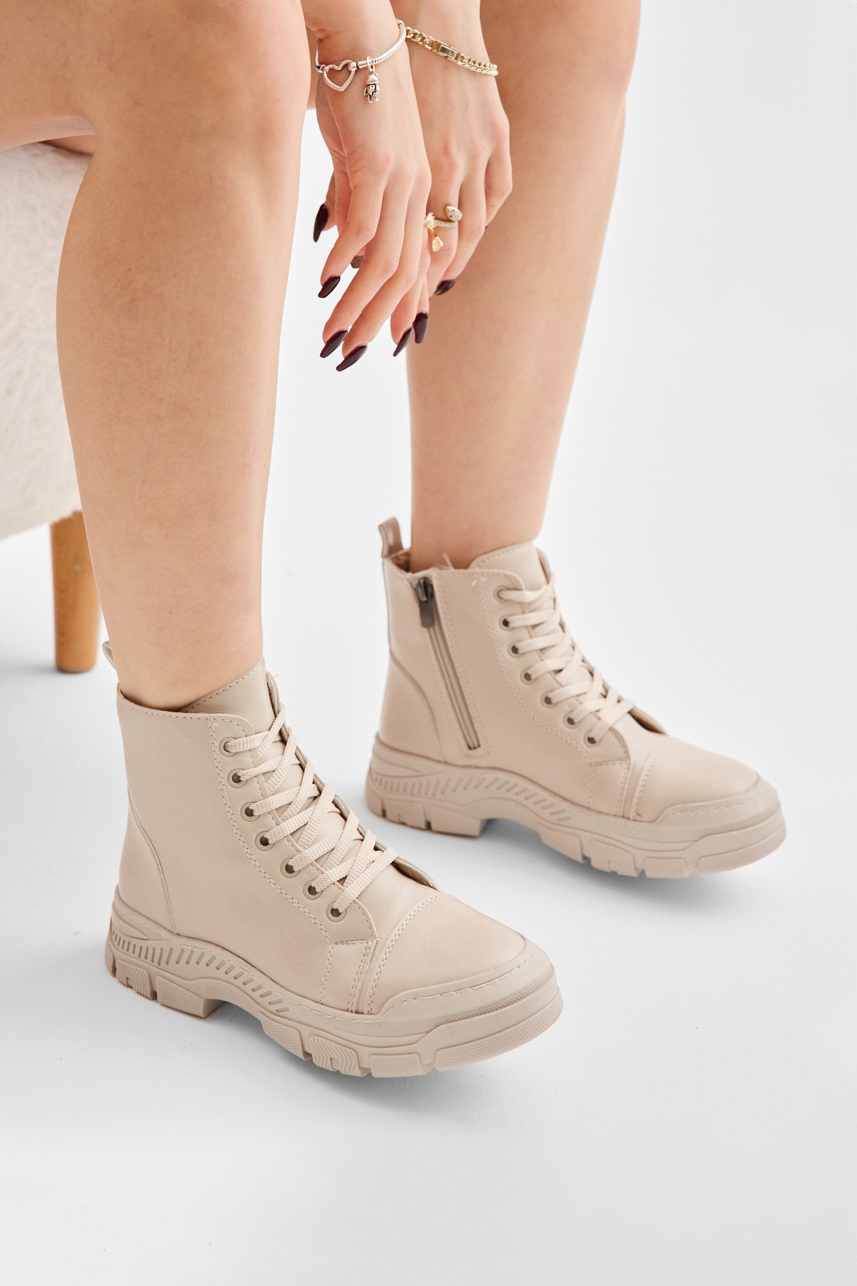 Kadın Bej Kalın Termo Taban Bağcıklı ve Fermuarlı Günlük Bot - Görsel 2