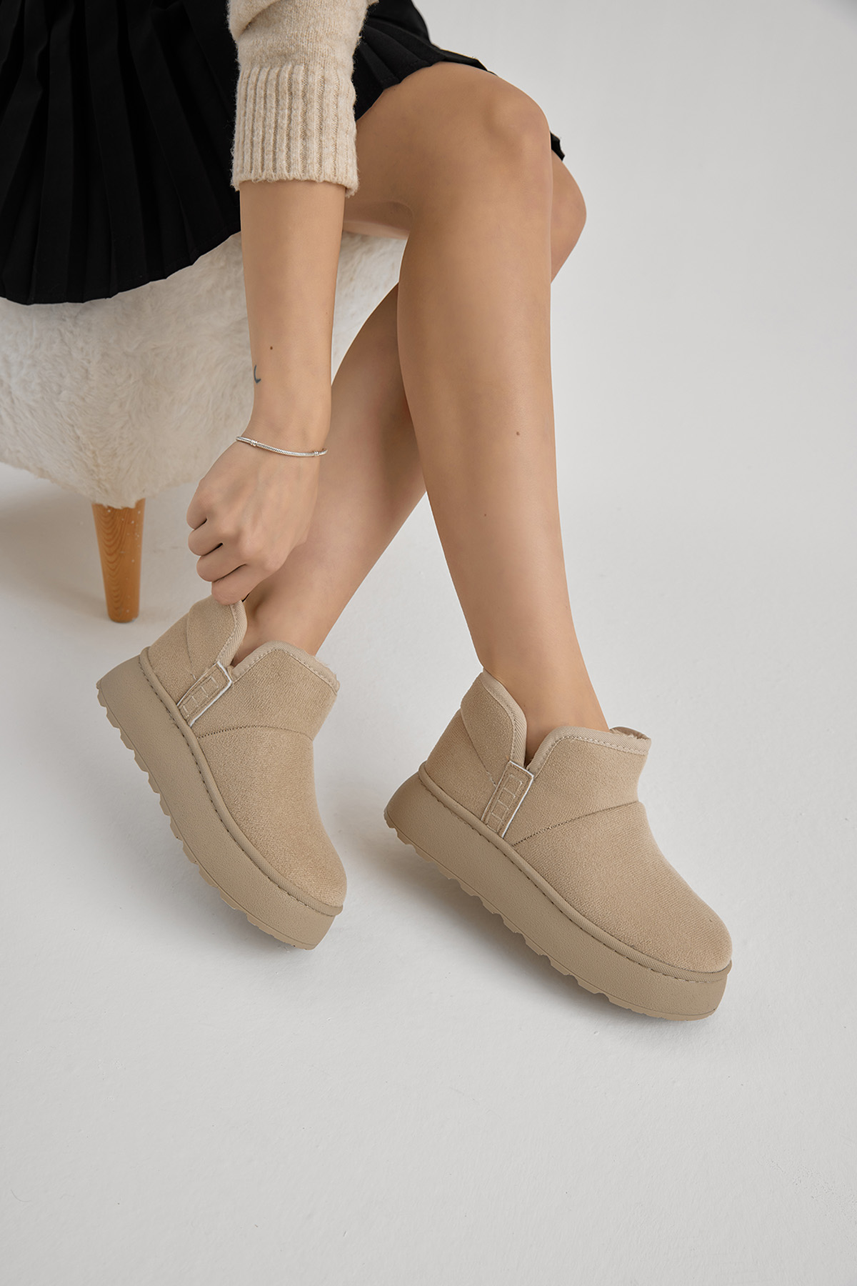 Kadın Bej Kalın Poli Taban İçi Astarlı Süet Görünümlü Günlük Bot - Görsel 4