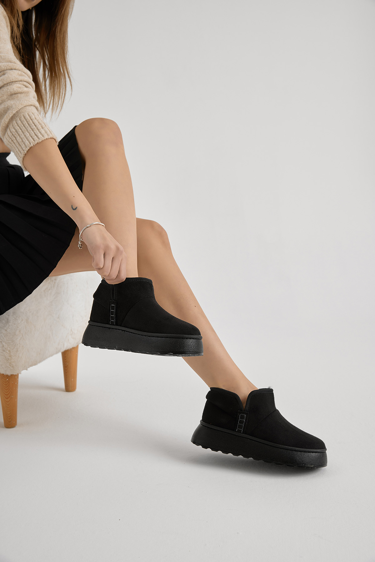 Kadın Siyah Kalın Poli Taban İçi Astarlı Süet Görünümlü Günlük Bot - Görsel 5