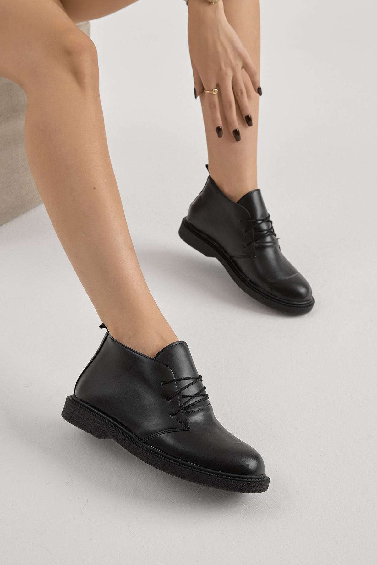Kadın Siyah Cilt Termo Taban Bağcıklı Günlük Bot - Görsel 2