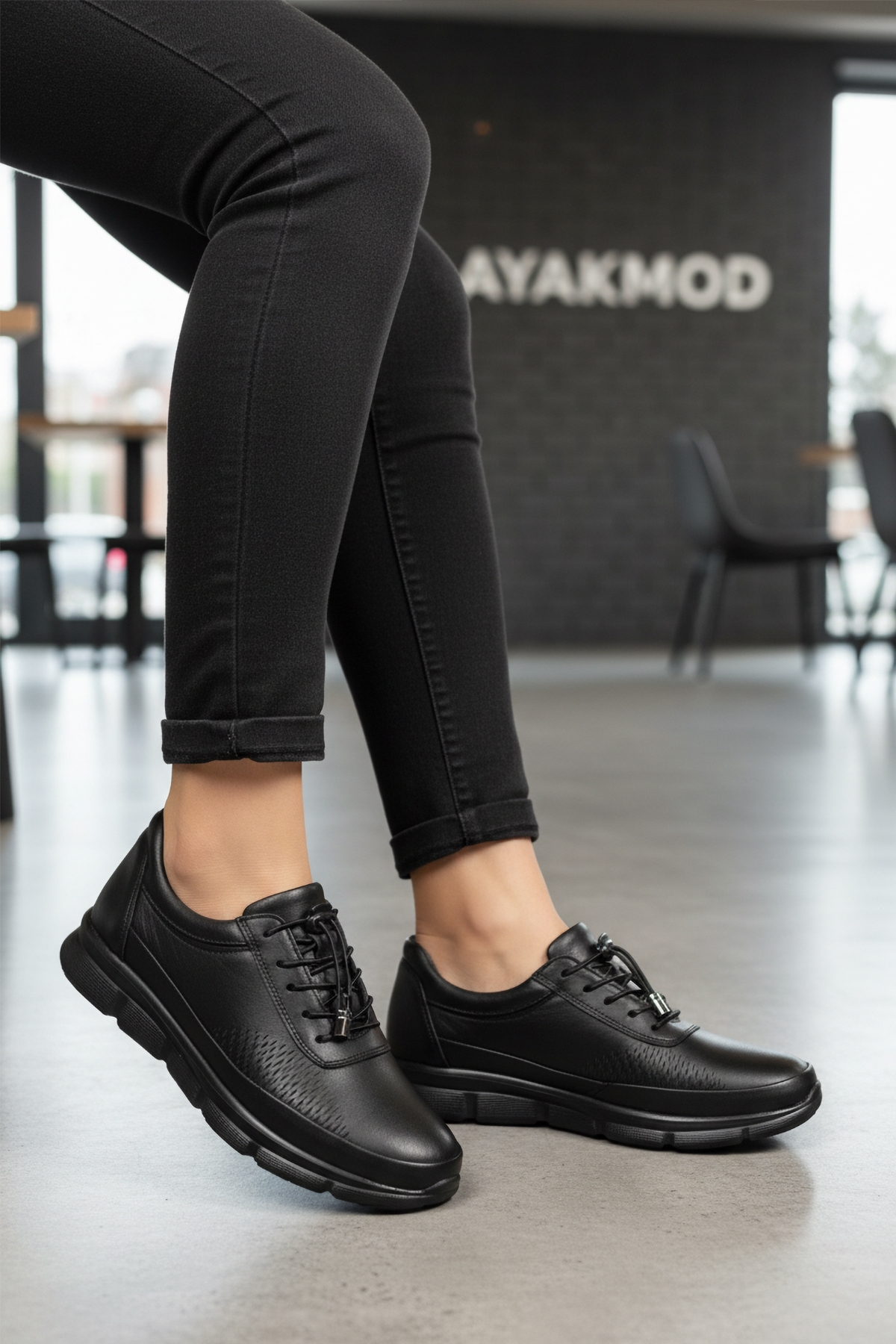 Siyah Hakiki Deri Ortopedik Kadın Casual Ayakkabı 695 Z - Görsel 4