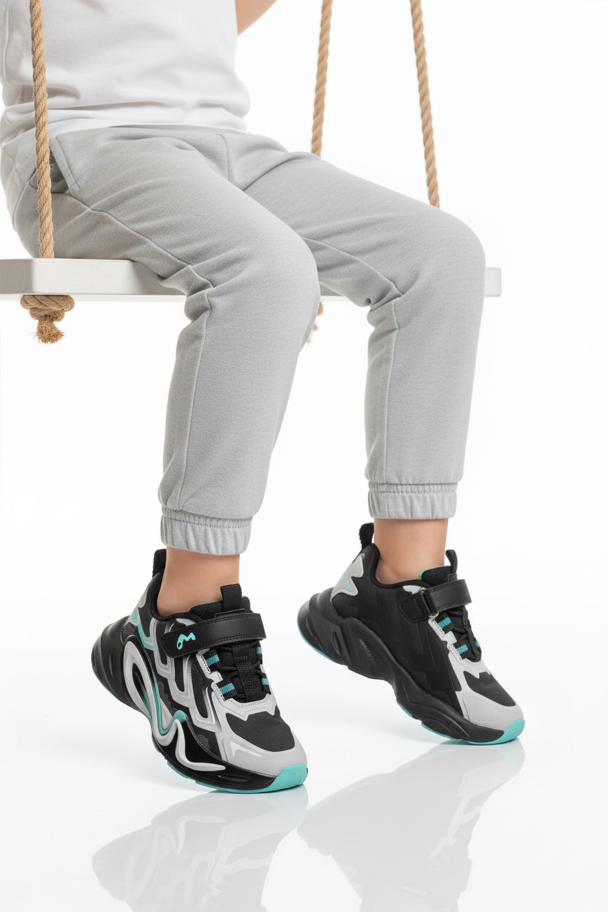 Gri Cırtlı Hafif Erkek Çocuk Spor Ayakkabı 161-T5440210 F - Görsel 2