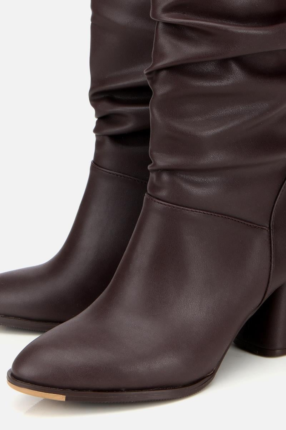 Kadın Kahverengi Kırışık Görünümlü Diz Altı Topuklu Bot - Görsel 4