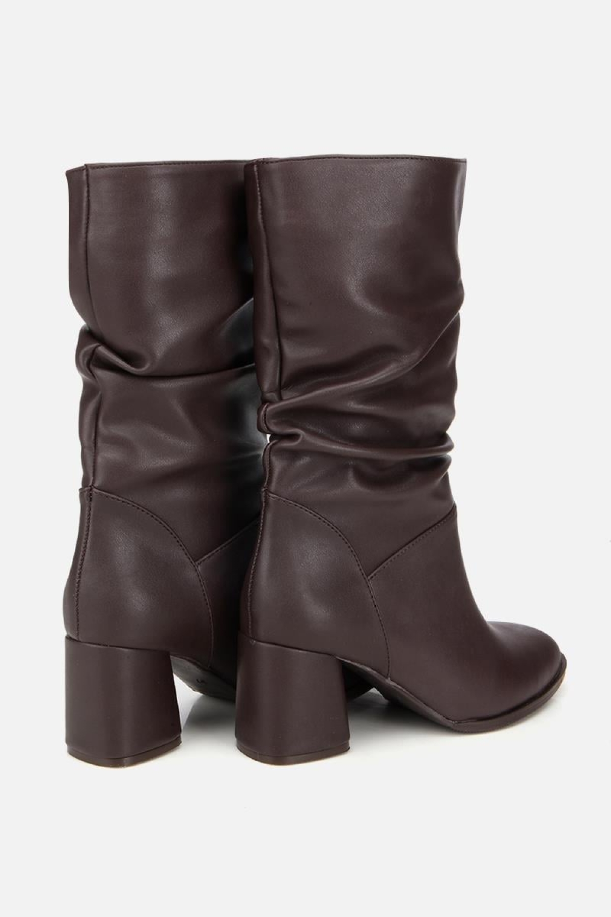 Kadın Kahverengi Kırışık Görünümlü Diz Altı Topuklu Bot - Görsel 5