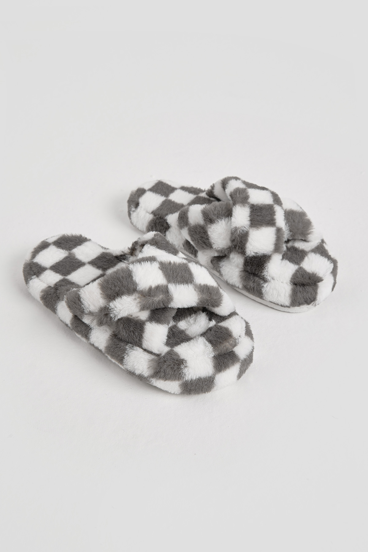 Kadın Füme Kroko Desenli Çapraz Peluş Ev Terliği - Görsel 2