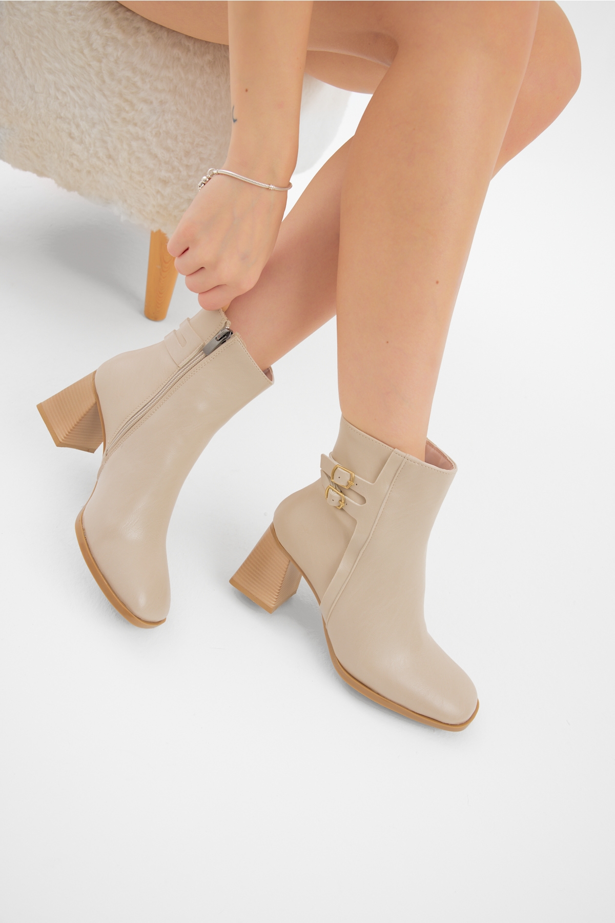 Kadın Bej TPU Taban Çift Tokalı Fermuarlı Topuklu Bot - Görsel 2