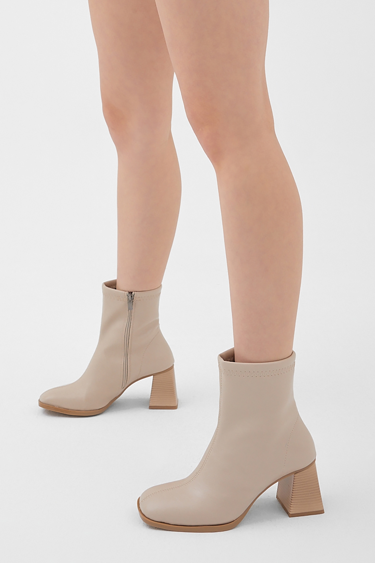 Kadın Bej Cilt TPU Taban Düz Desen Fermuarlı Kalın Topuklu Bot - Görsel 6
