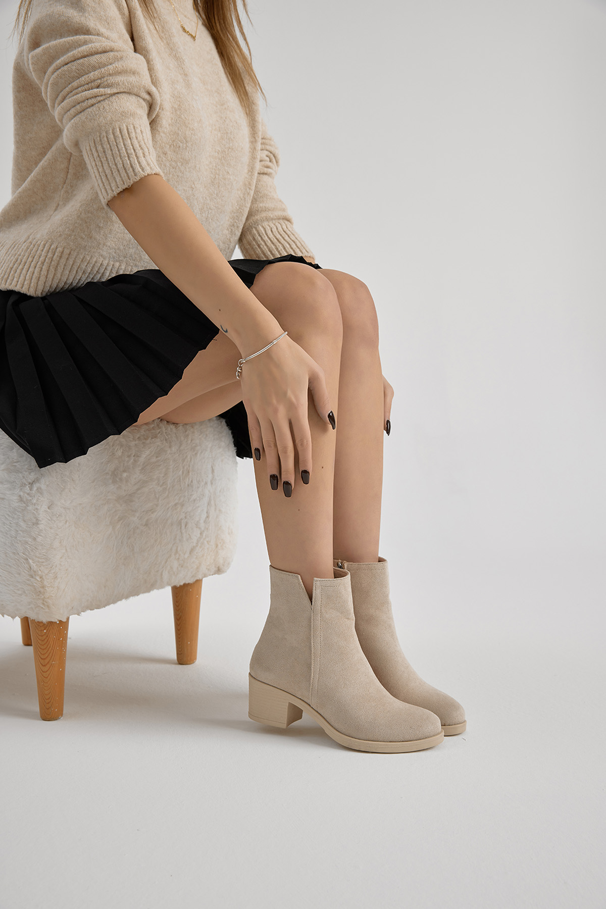Kadın Bej Süet Termo Taban Fermuarlı Topuklu Bot - Görsel 3
