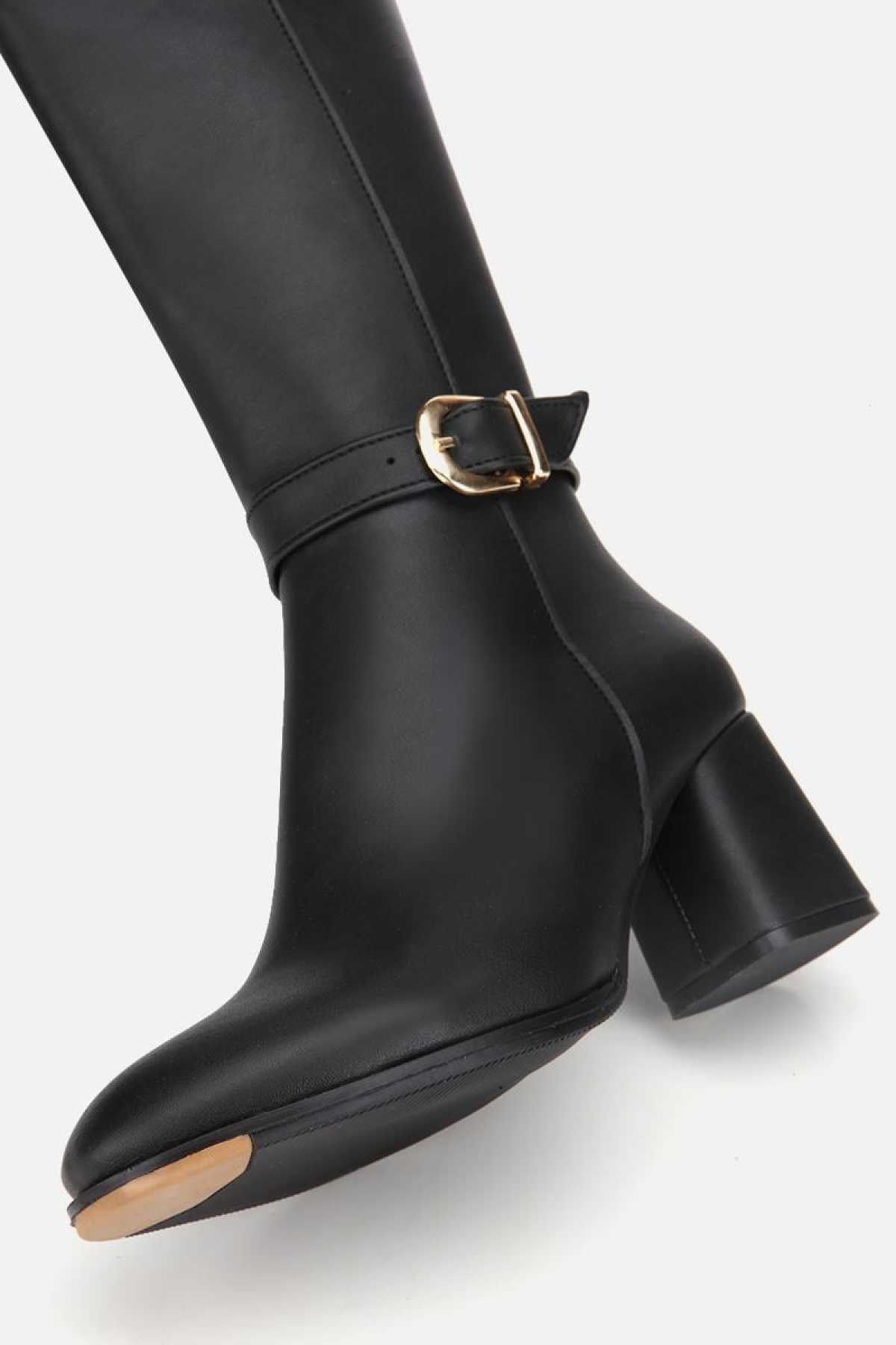 Kadın Siyah Kemer Detaylı Topuklu Çizme - Görsel 6