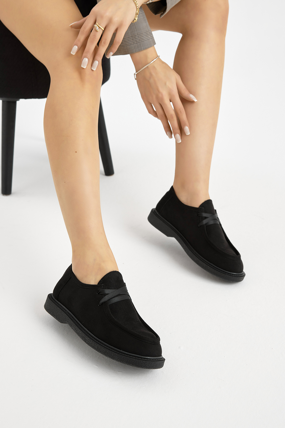 Kadın Siyah Termo Taban Süet Görünümlü Bağcıklı Günlük Loafer - Görsel 2