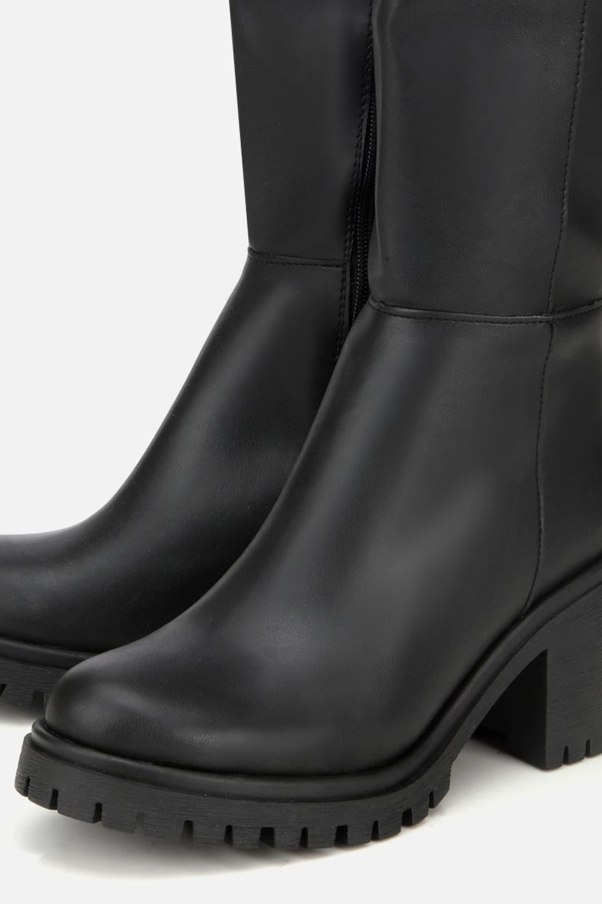 Kadın Siyah Kalın Tabanlı Topuklu Çizme - Görsel 4