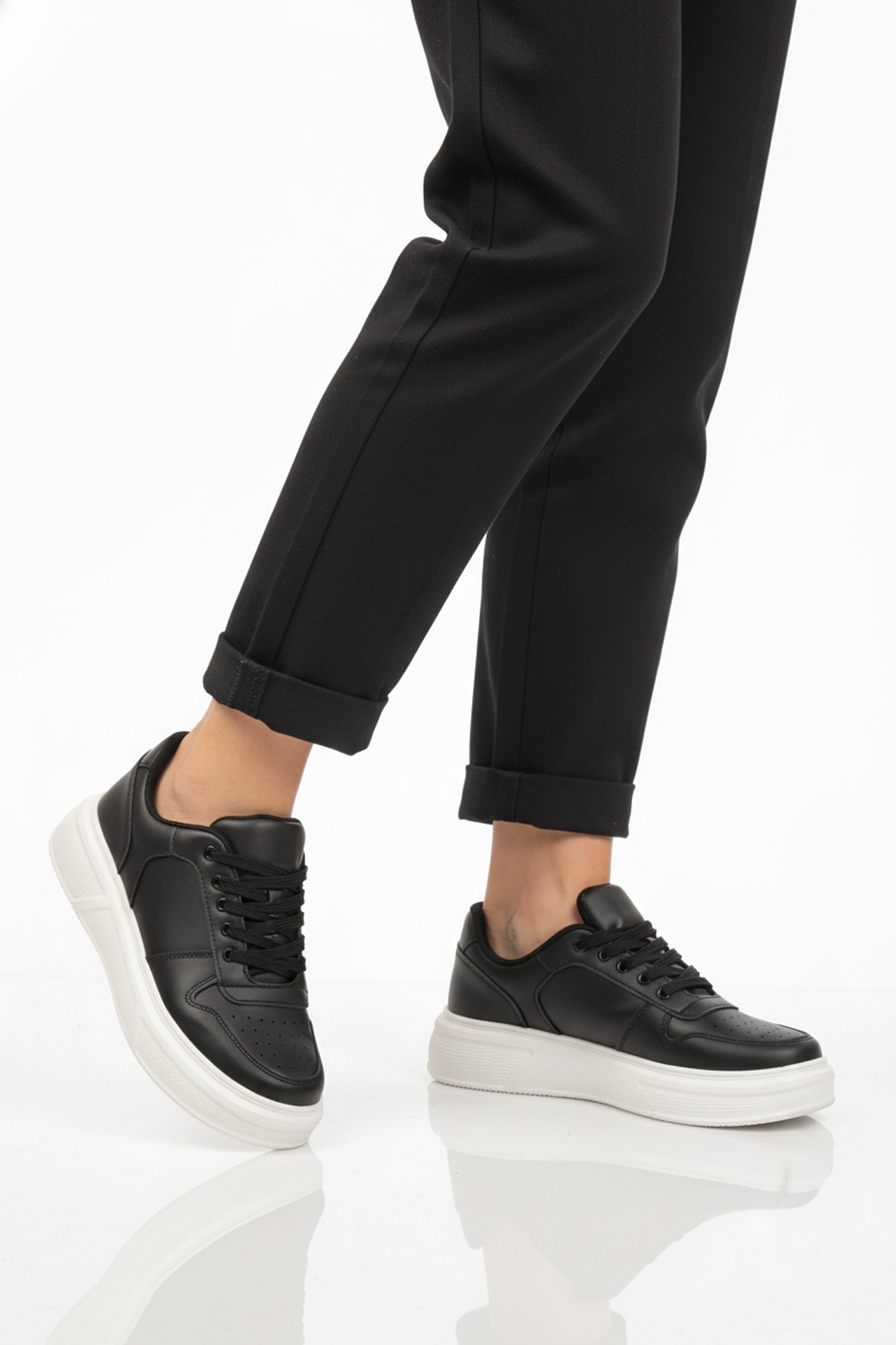 Siyah Beyaz Bağcıklı Cilt Hafif Unisex Sneaker Aper 049 G - Görsel 2