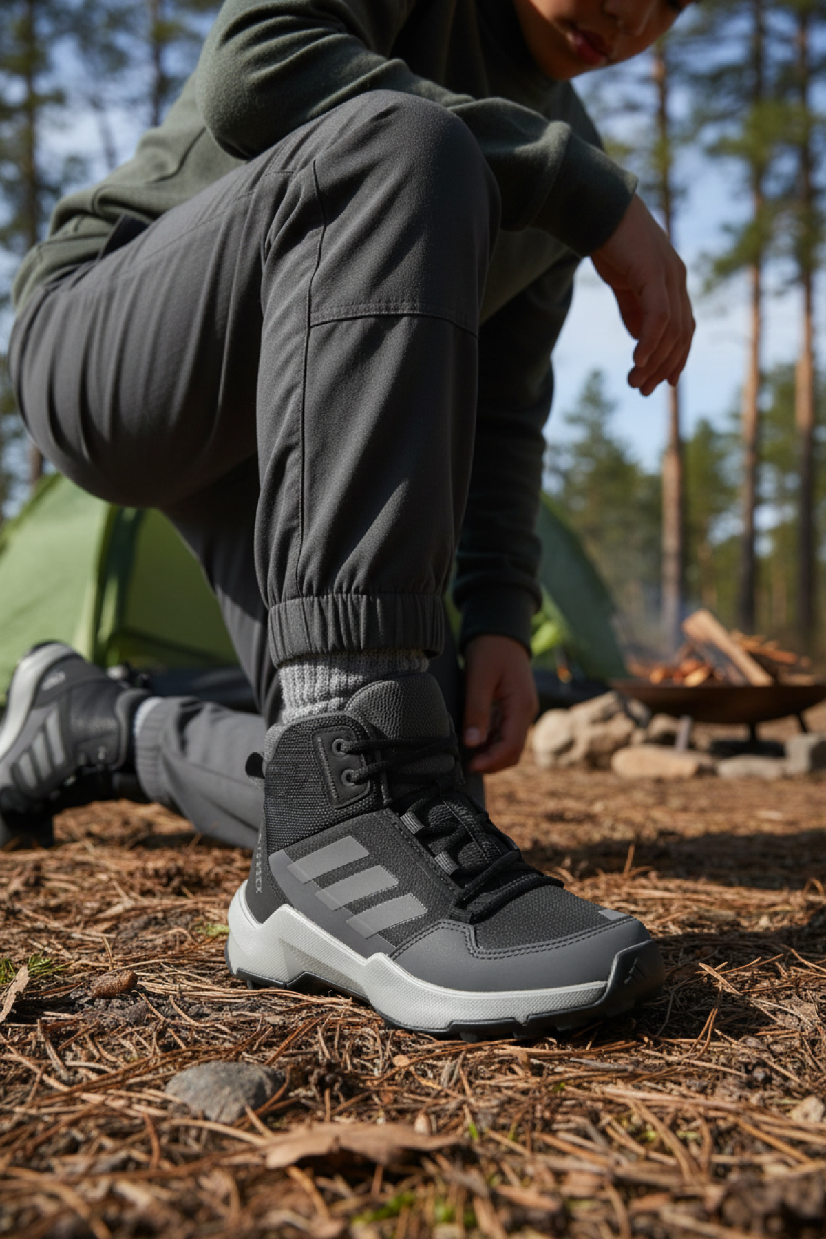 adidas TERREX AX4R MID K Siyah Unisex Büyük Boy Valiz - Görsel 3