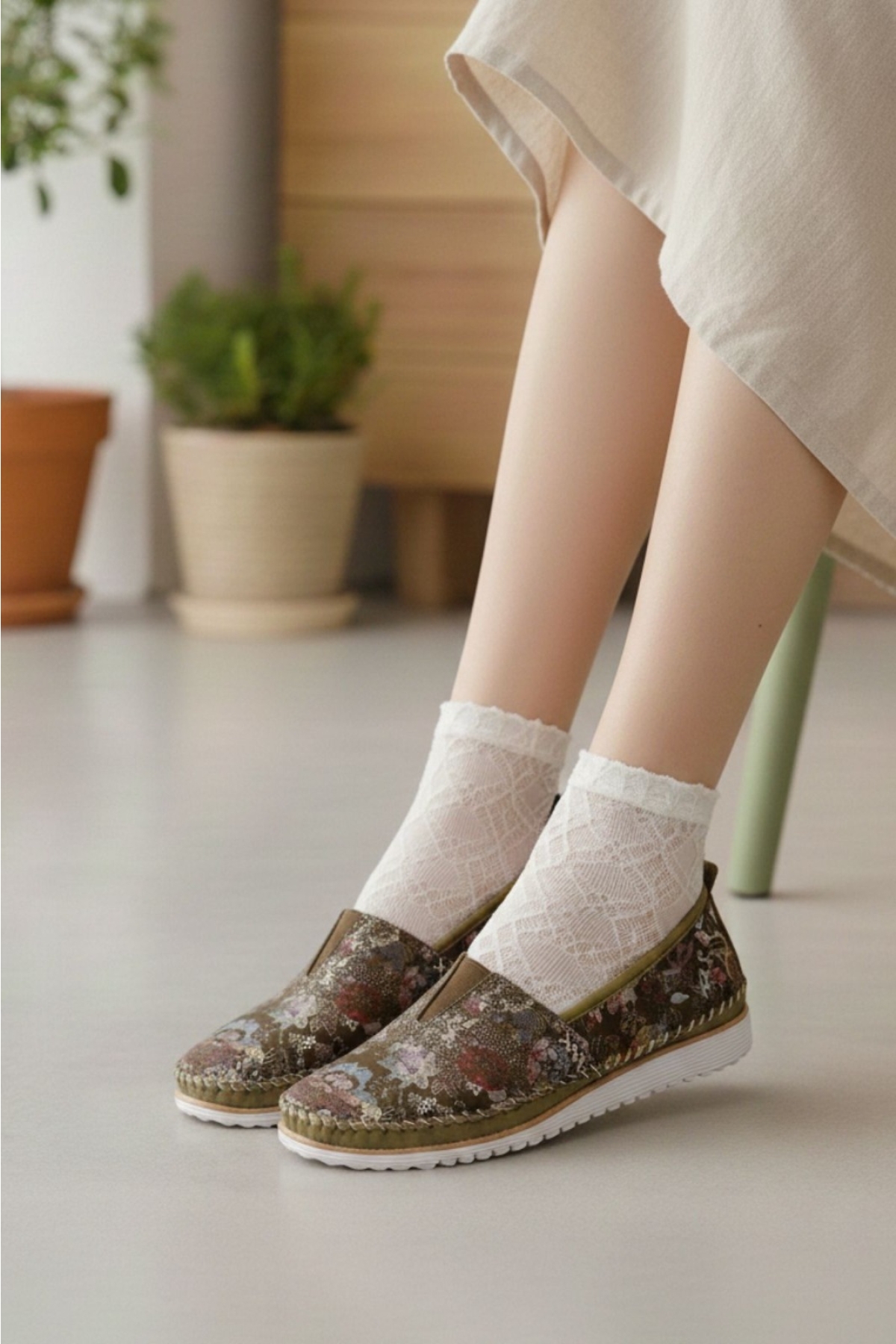 Çiçek Desenli Rahat Taban Esnek Yapılı Günlük Konforlu Babet Ayakkabı NAPA-108F - Görsel 2