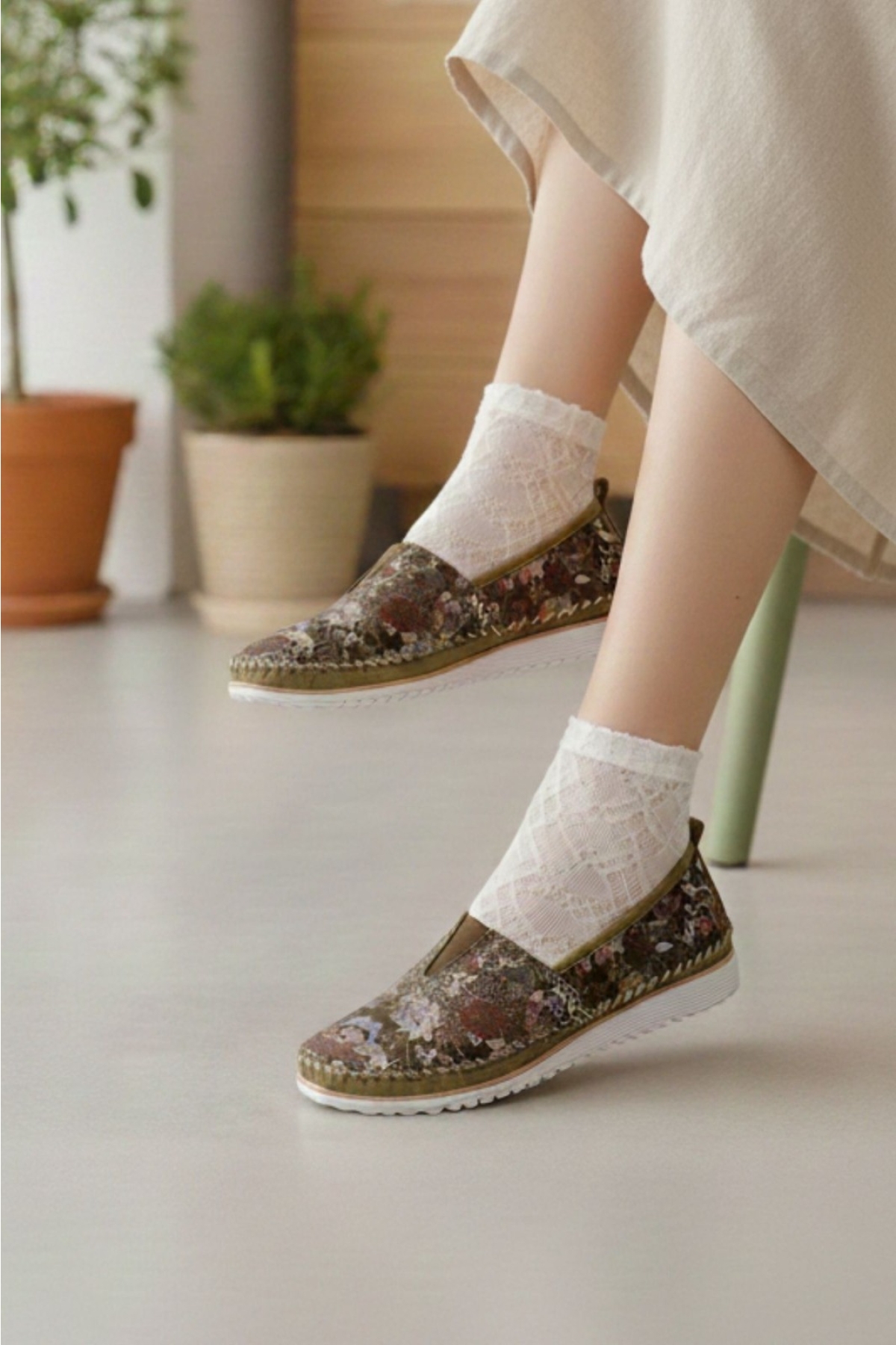 Çiçek Desenli Rahat Taban Esnek Yapılı Günlük Konforlu Babet Ayakkabı NAPA-108F - Görsel 4
