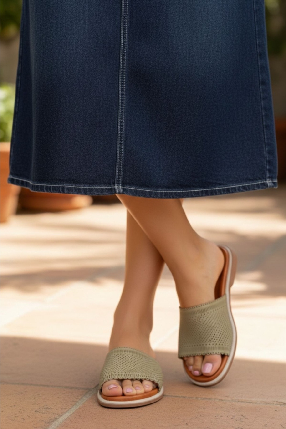 Kadın Lazer Kesimli Perfore Düz Taban Rahat Terlik NAPA-1204 - Görsel 3