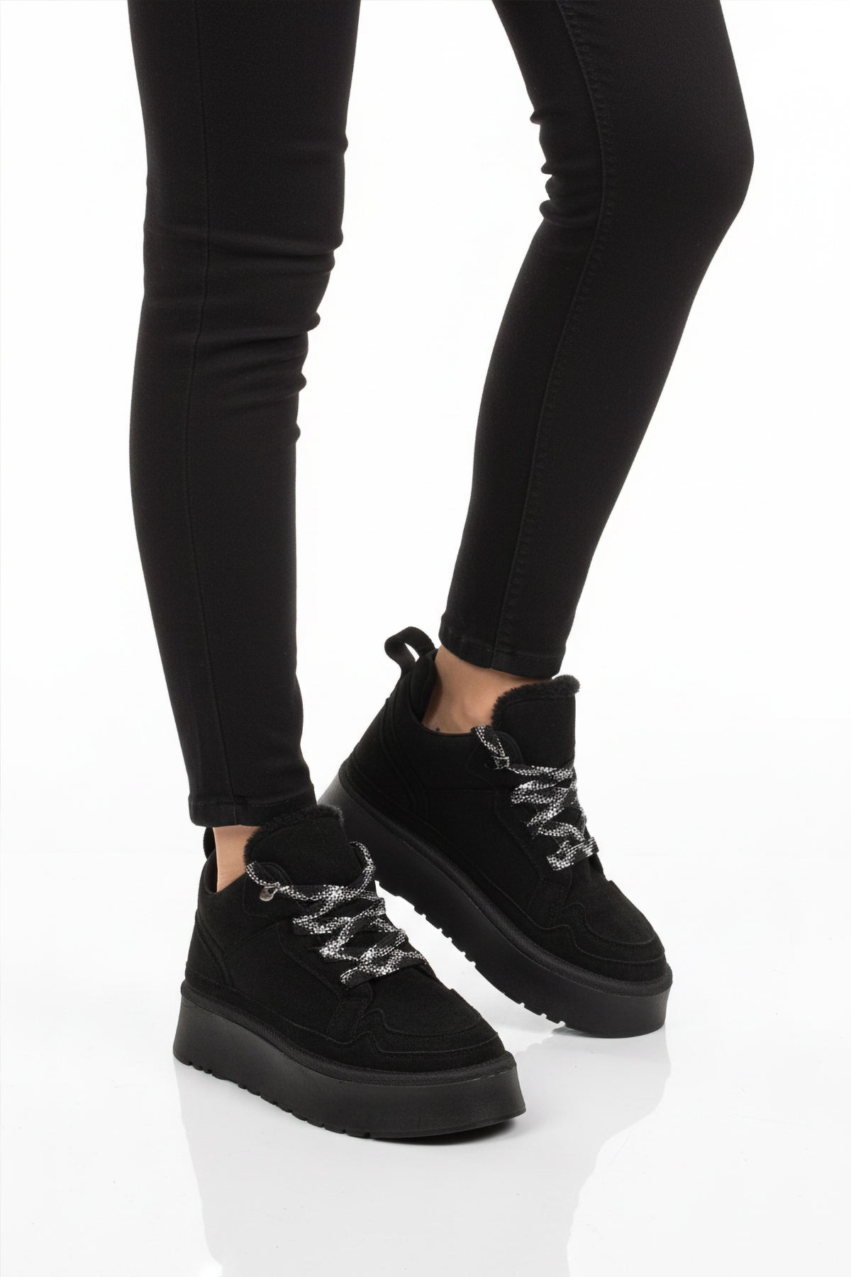 Siyah Süet Polarlı Bağcıklı Kaymaz Kadın Bot 2613 Z - Görsel 2