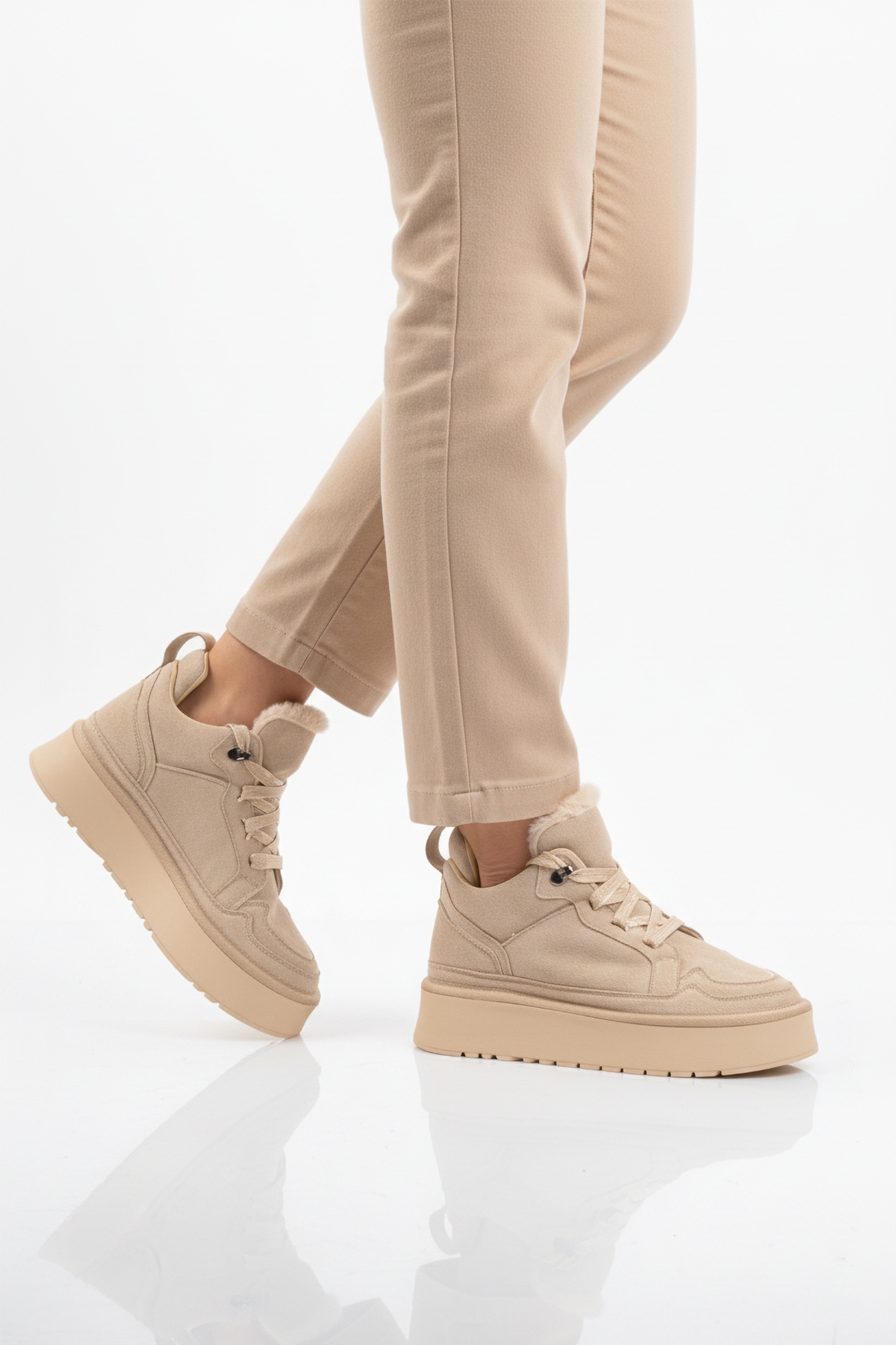 Bej Süet Polarlı Bağcıklı Kaymaz Kadın Bot 2613 Z - Görsel 2