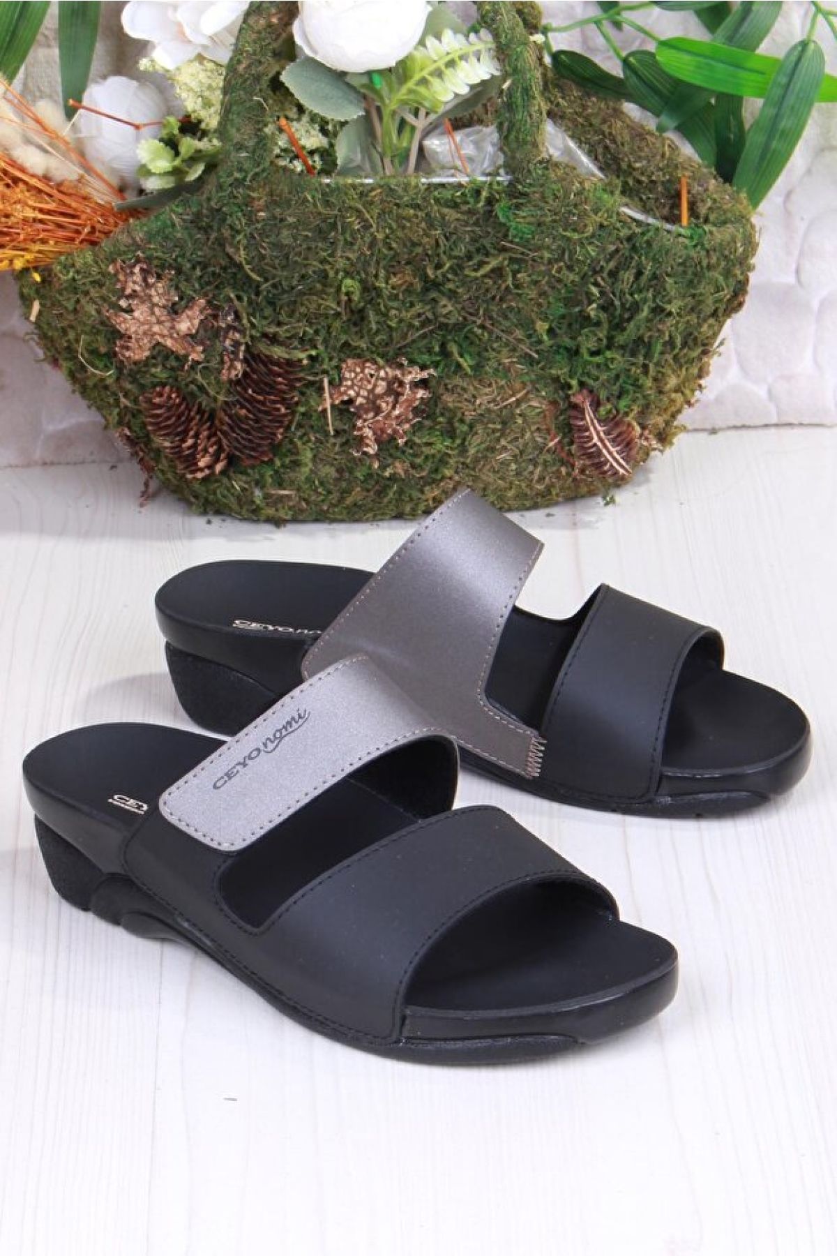 Venedik-15 Çırt Detaylı Ortapedik Kadın Terlik - Görsel 4