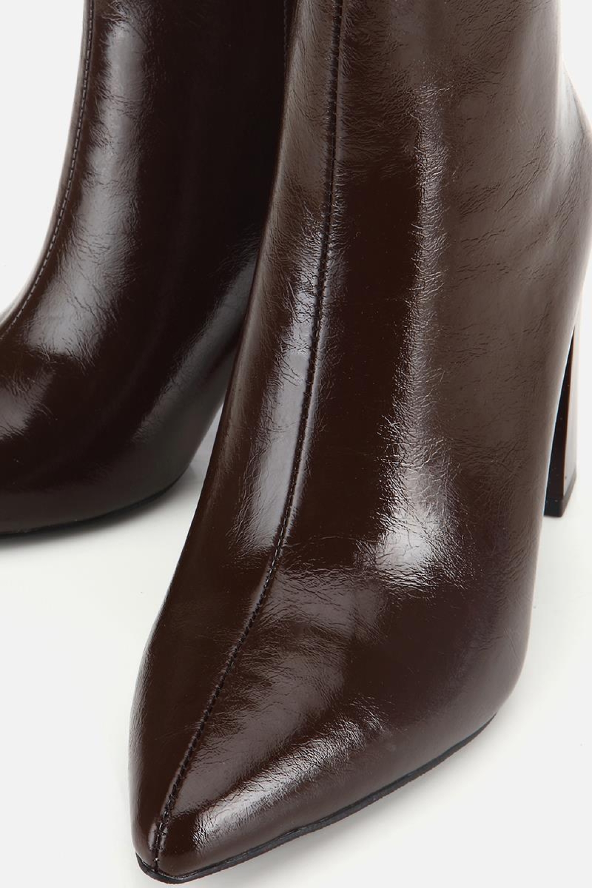 Kadın Kahverengi Gold Detaylı Sivri Burunlu Topuklu Bot - Görsel 5