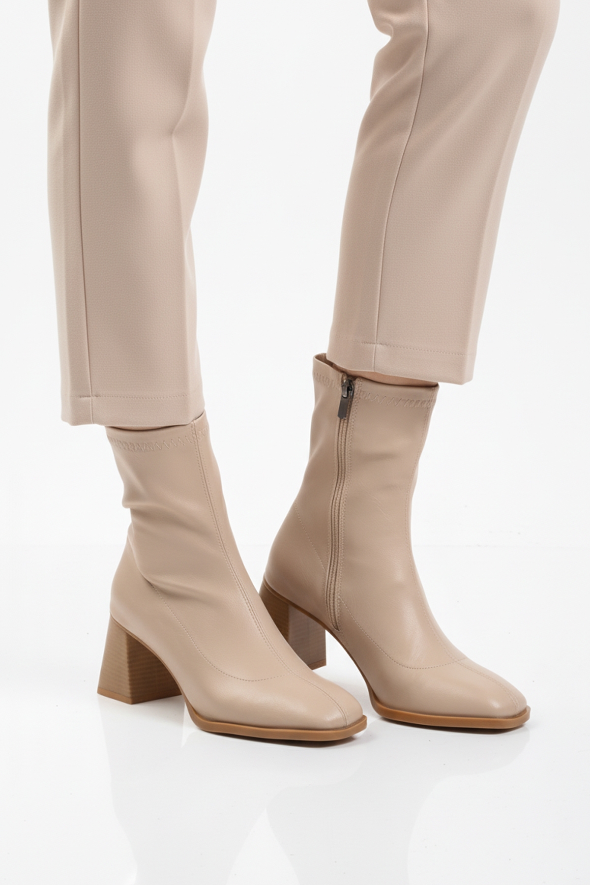 Aspor Bej Polarlı Fermuarlı Streç Kadın Topuklu Bot - Görsel 2