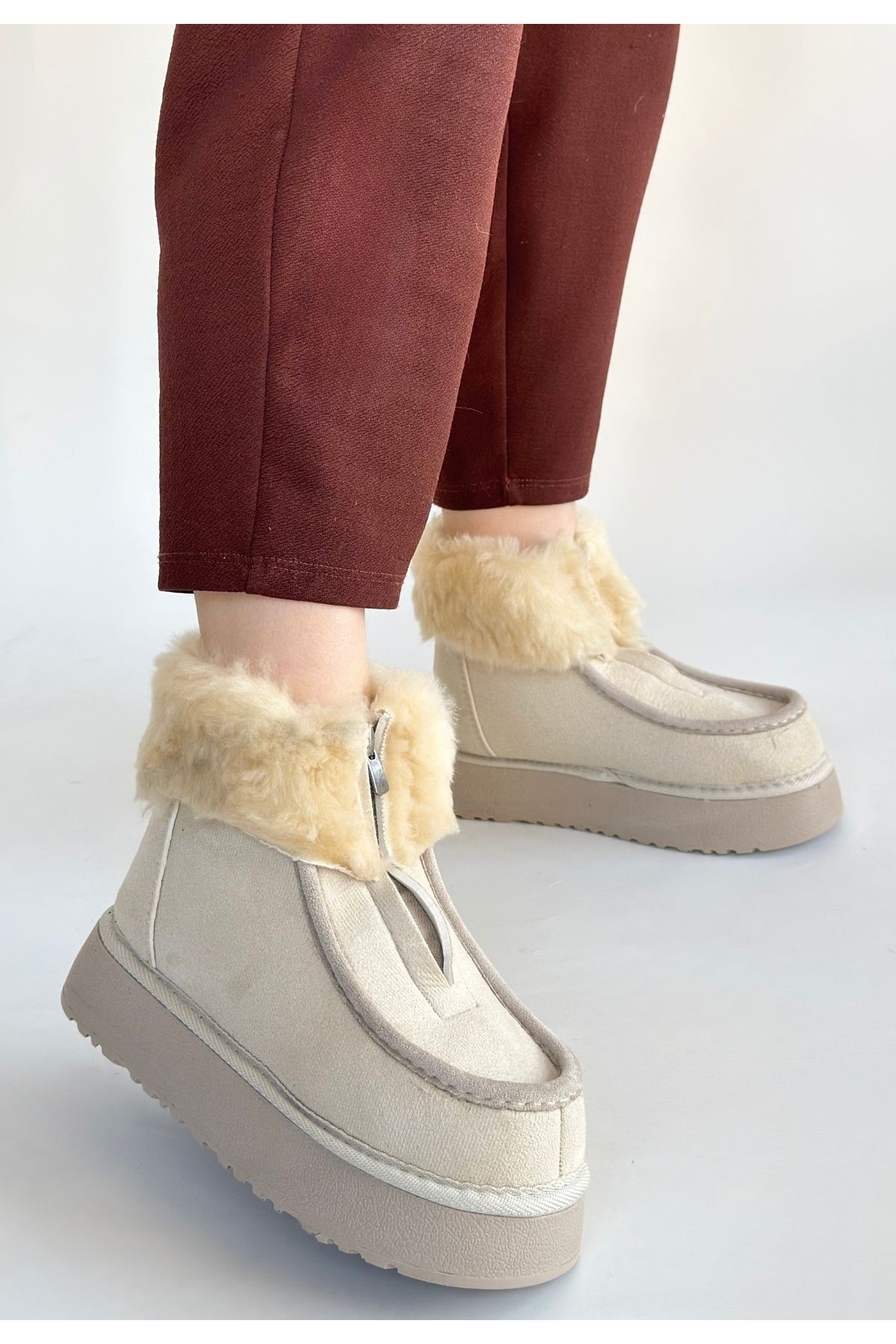 Bej Süet Kadın Düz Bot - Görsel 2