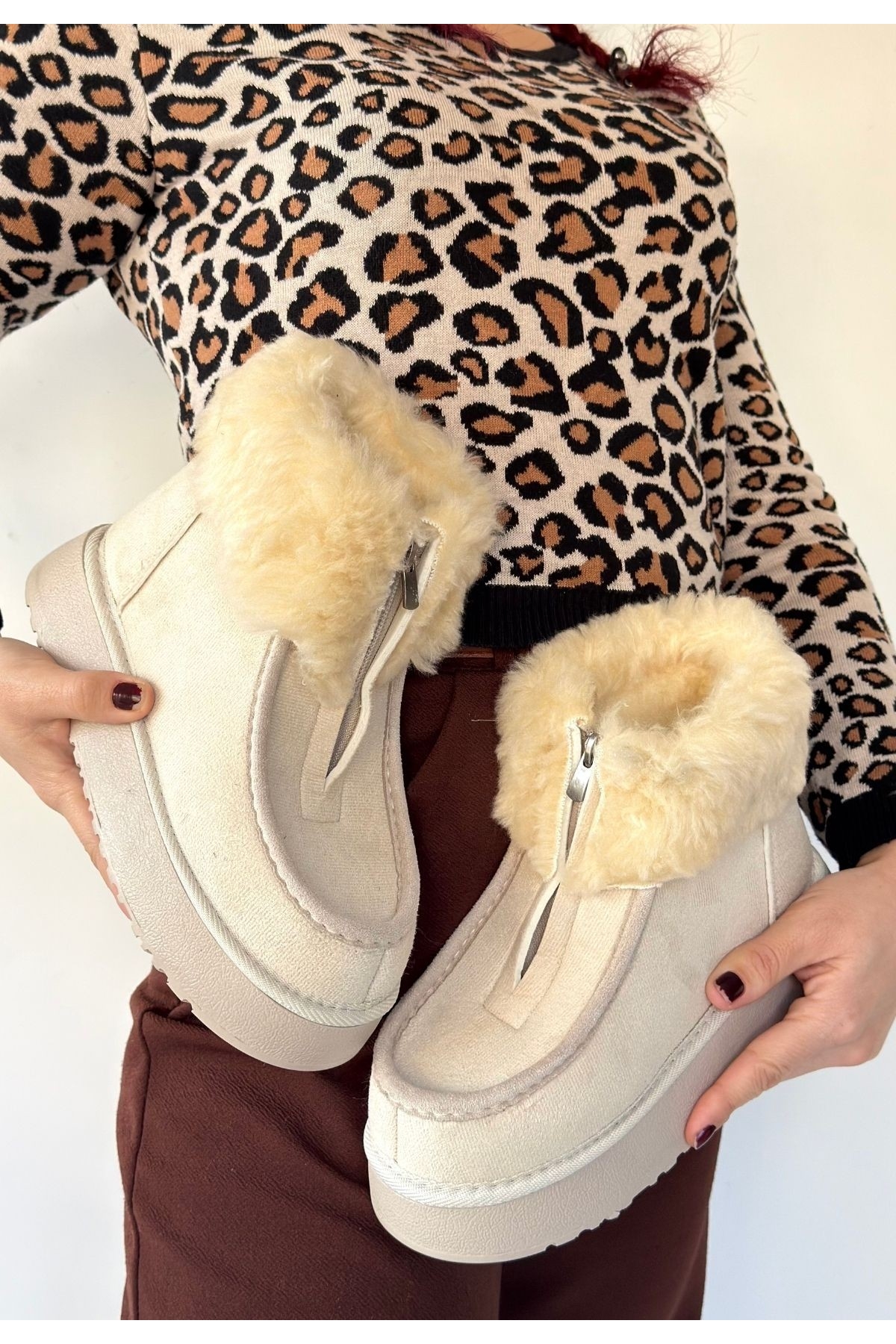 Bej Süet Kadın Düz Bot - Görsel 3