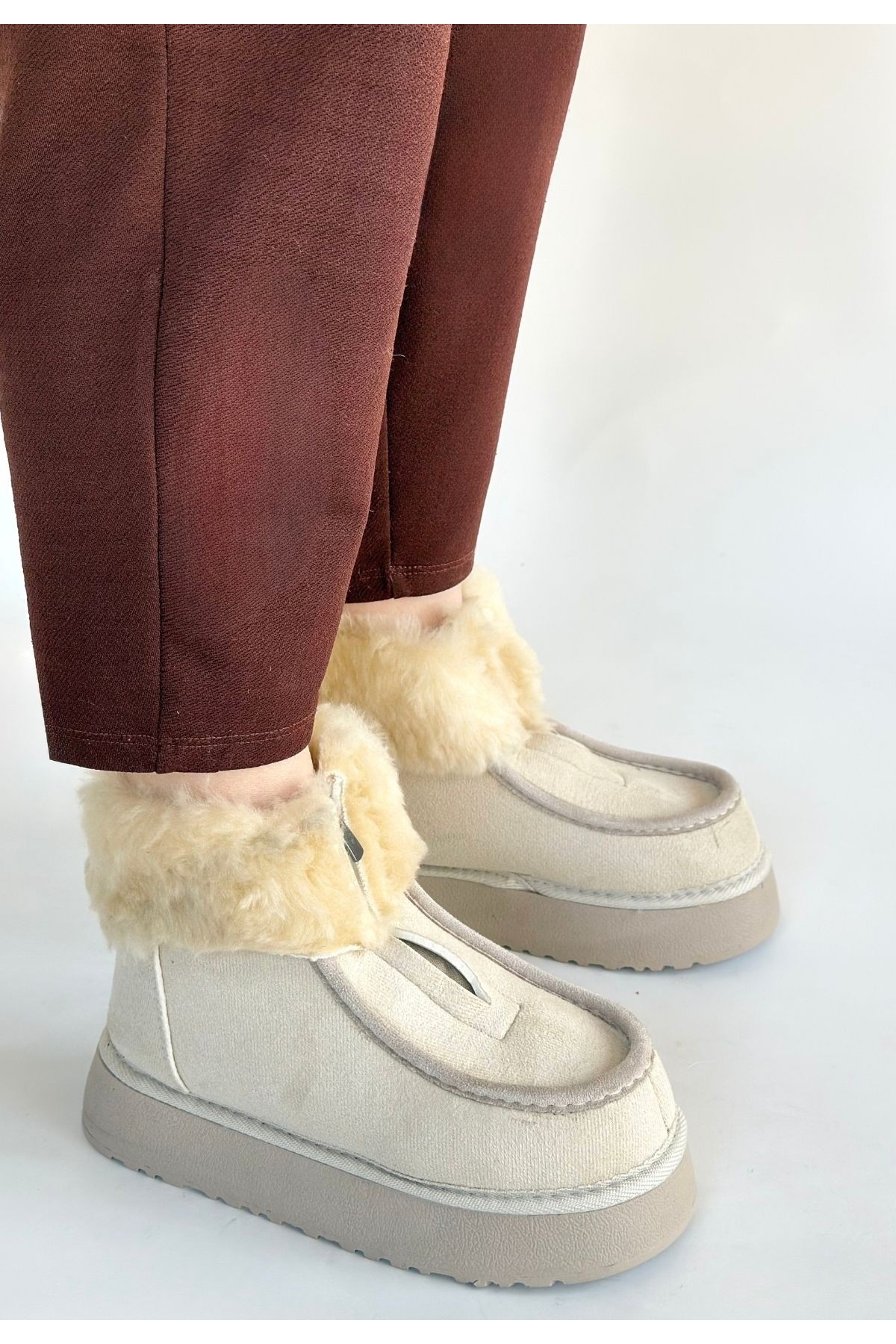 Bej Süet Kadın Düz Bot - Görsel 4