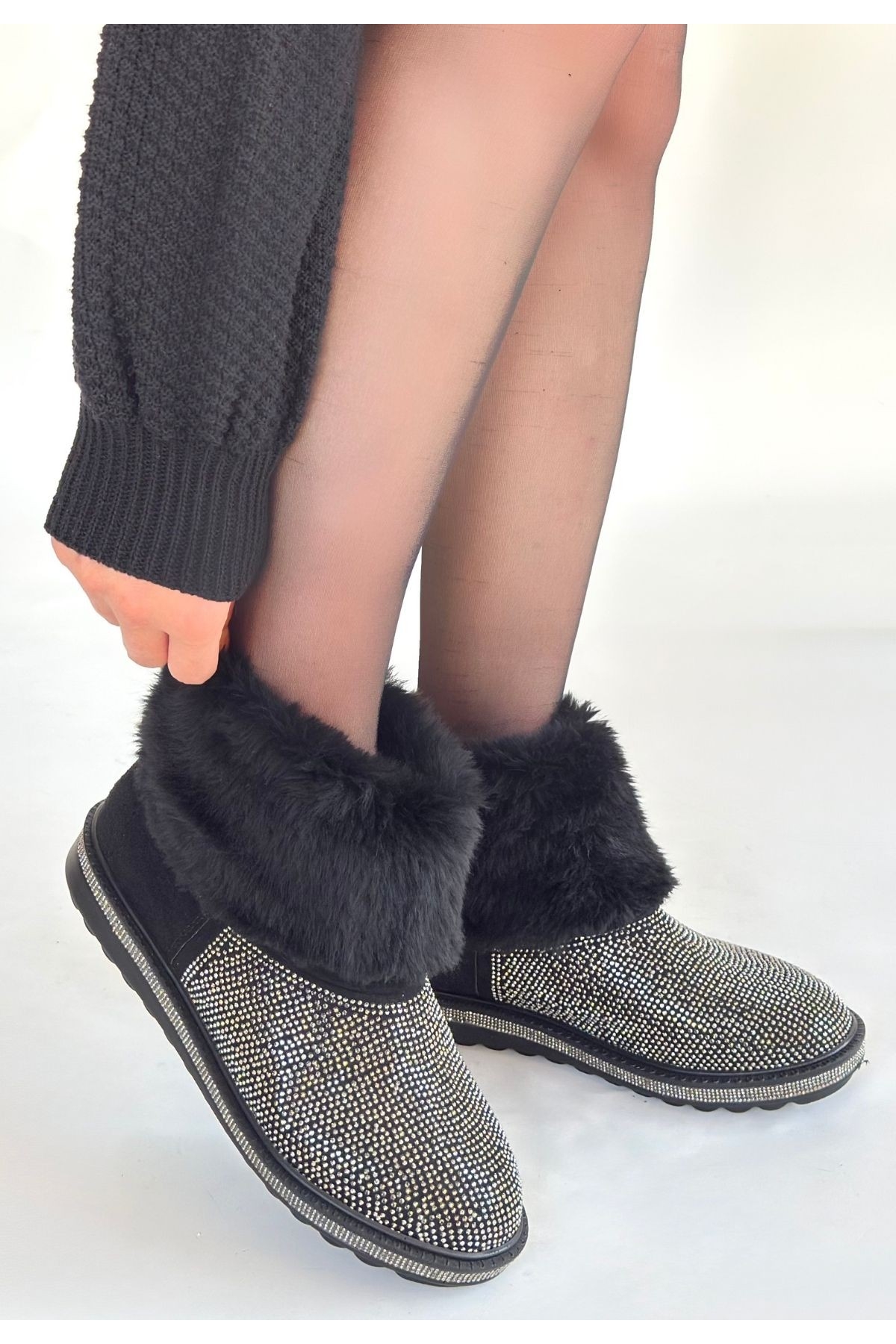 Siyah Süet Gümüş Boncuk İşlemeli Kadın Düz Bot - Görsel 3