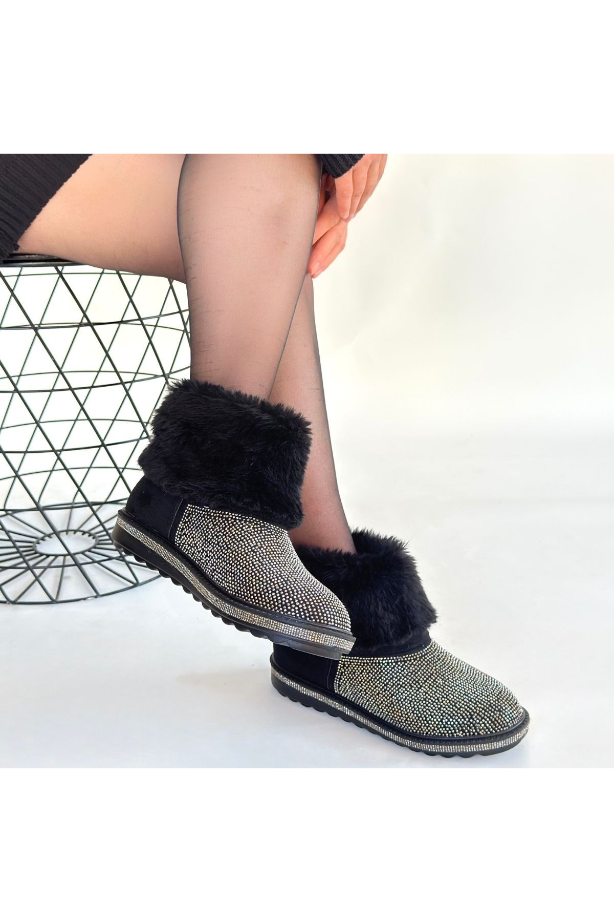 Siyah Süet Gümüş Boncuk İşlemeli Kadın Düz Bot - Görsel 5
