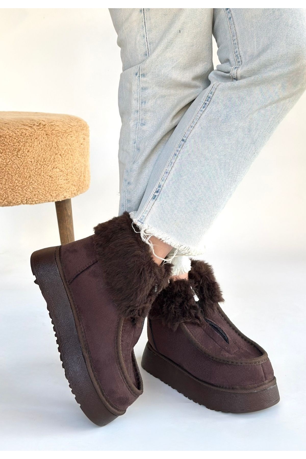 Kahverengi Süet Kadın Düz Bot - Görsel 3