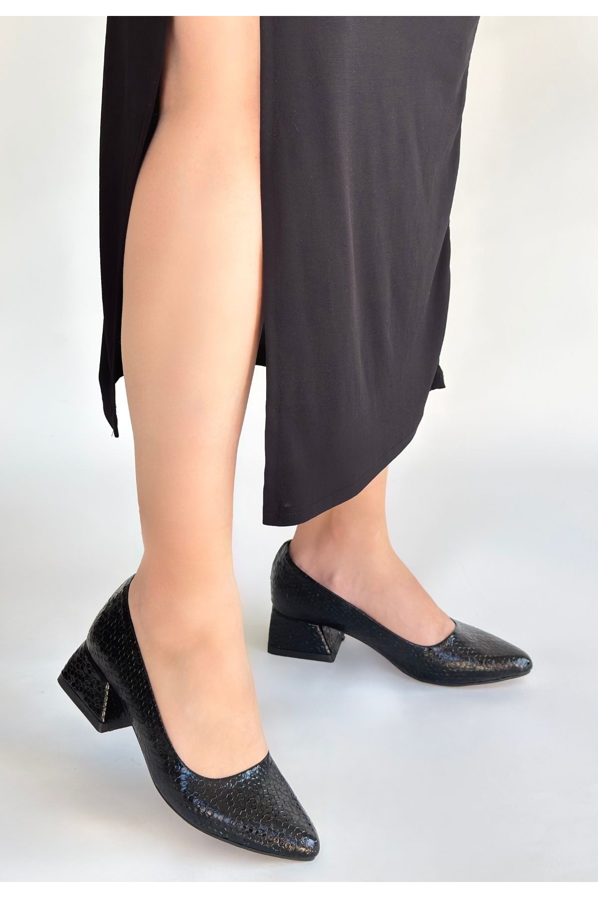Pabucmarketi Pabucmarketi Siyah Rugan Baskılı Kadın Topuklu Ayakkabı | Flo Siyah - 4. görsel