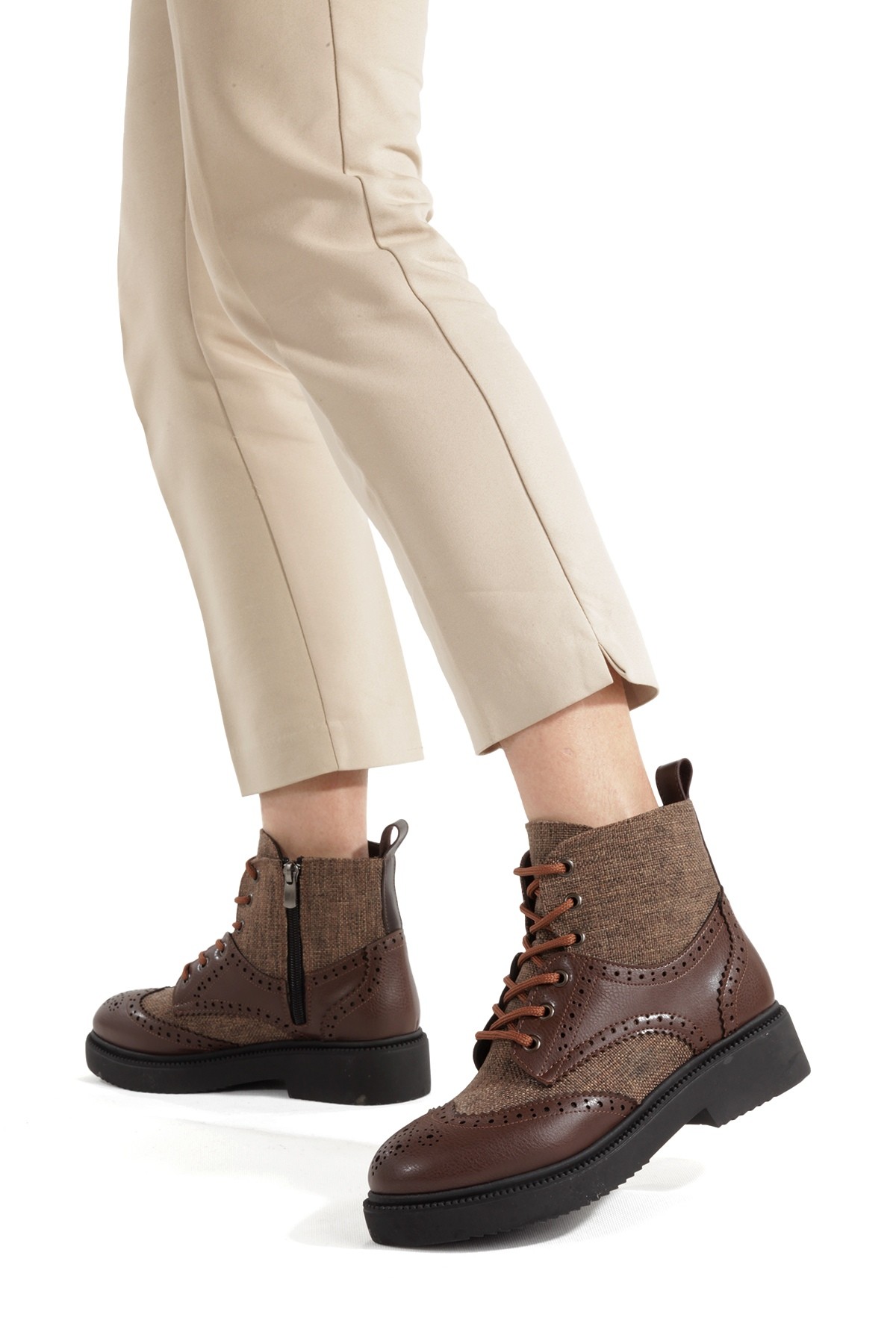 Modabuymuş Modabuymuş Kahverengi Koyu Kahve Ekoseli Oxford Bağcıklı Fermuarlı Günlük Kadın Bot Pivol Flo'da! Kahverengi - 4. görsel