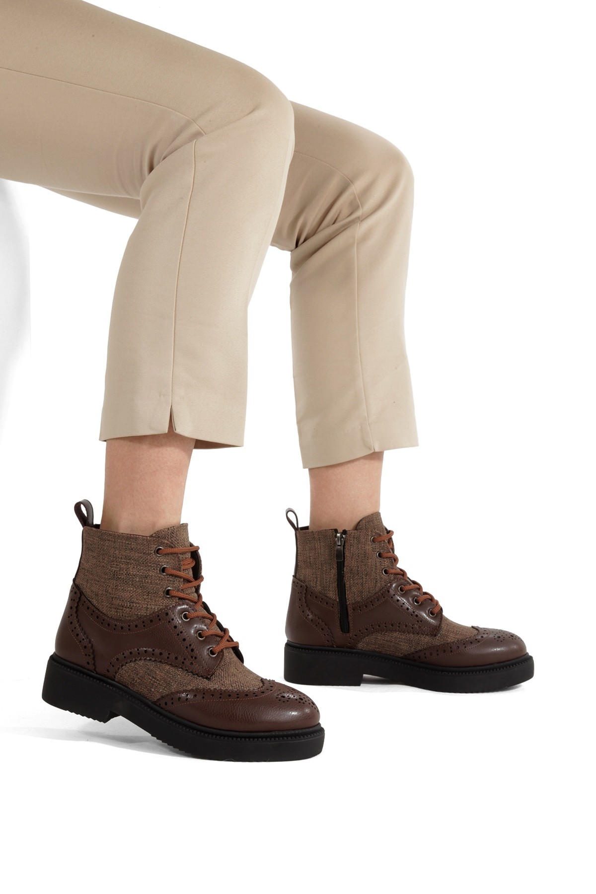Modabuymuş Modabuymuş Kahverengi Koyu Kahve Ekoseli Oxford Bağcıklı Fermuarlı Günlük Kadın Bot Pivol Flo'da! Kahverengi - 5. görsel