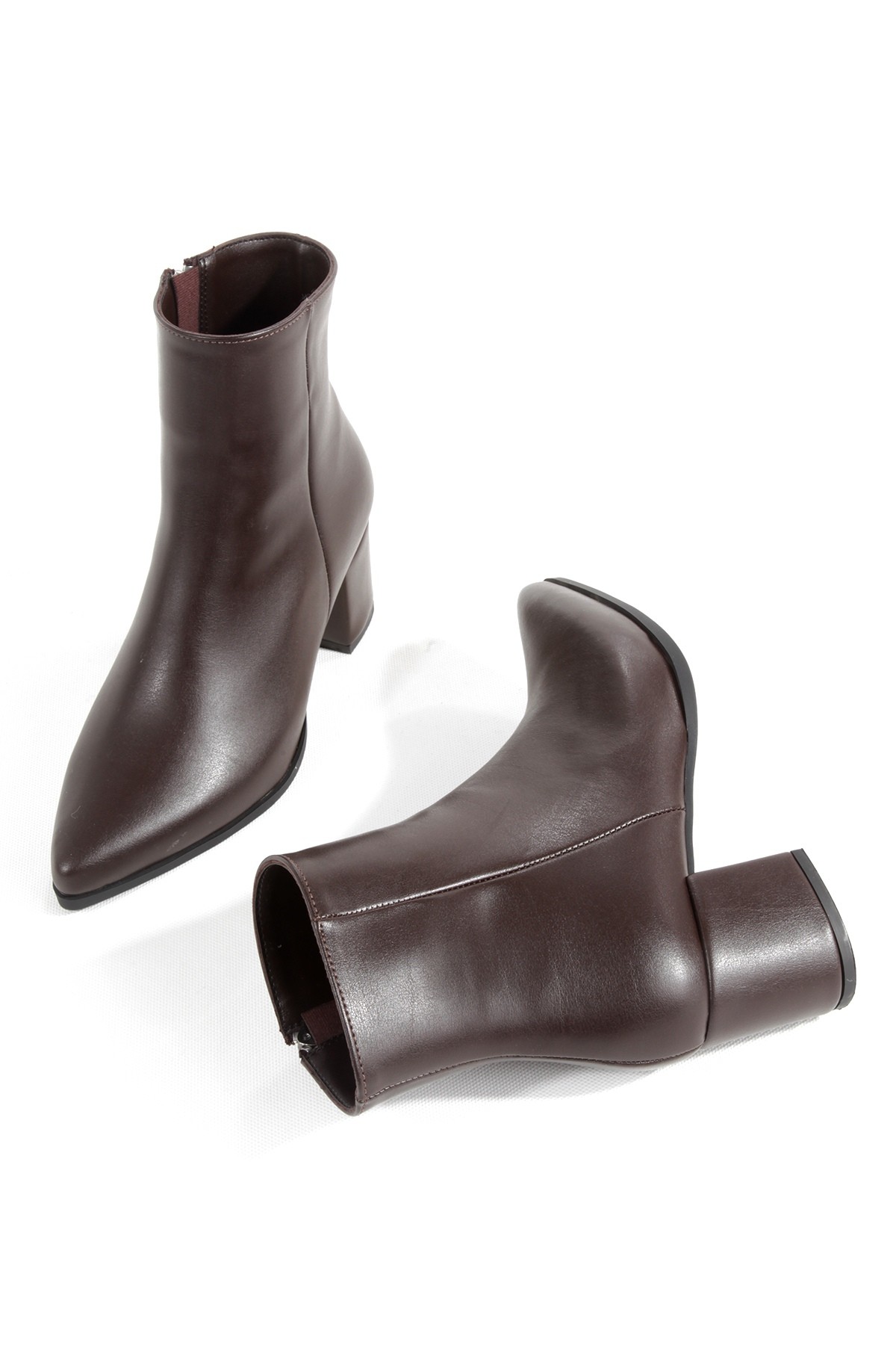 Modabuymuş Modabuymuş Kahverengi Koyu Kahve Rengi Kısa Kalın Topuklu Sivri Burun Kadın Bot Moise Flo'da! Kahverengi - 6. görsel