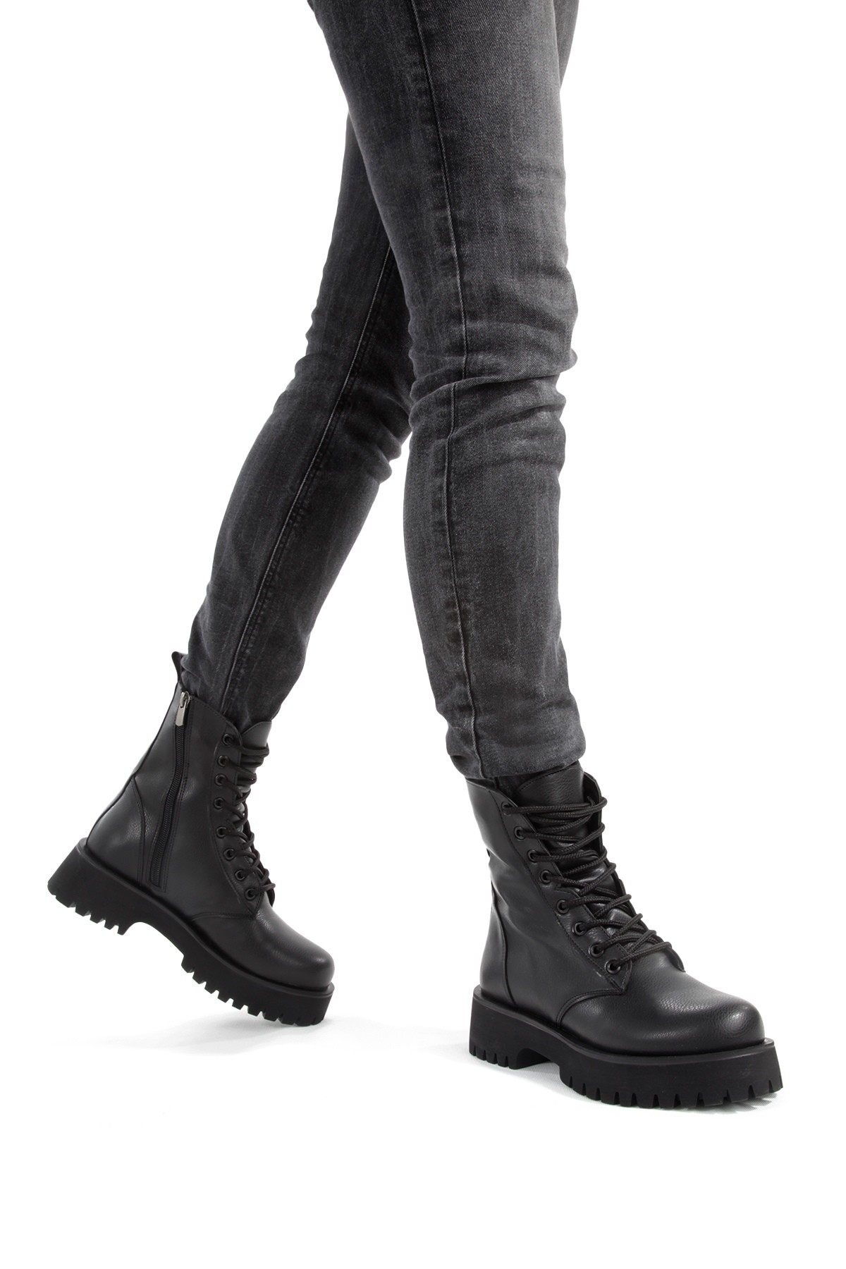 Modabuymuş Modabuymuş Siyah Kalın Taban Çok Hafif Postal Bağcıklı Kadın Bot WARPOS Flo'da! Siyah - 2. görsel