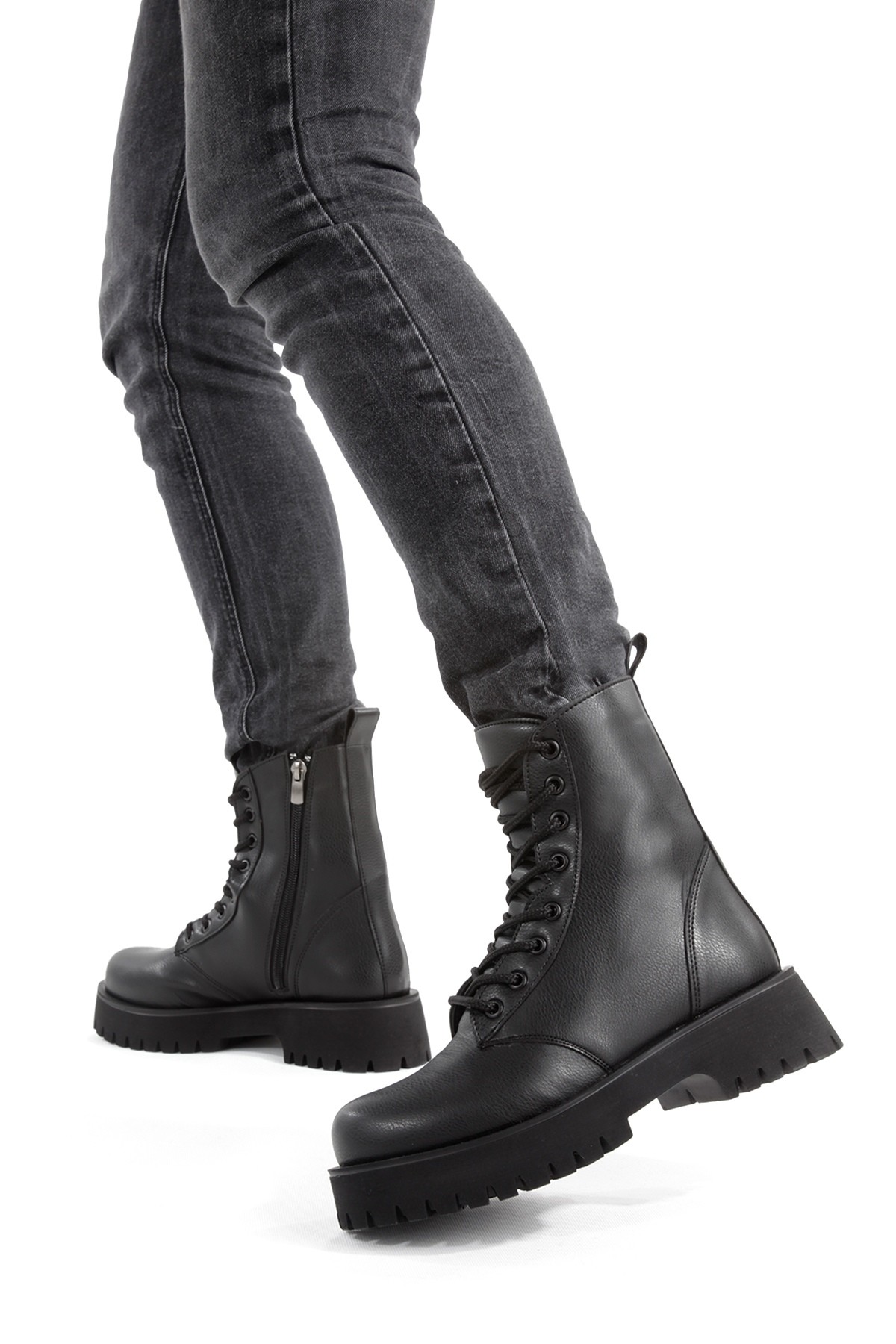 Modabuymuş Modabuymuş Siyah Kalın Taban Çok Hafif Postal Bağcıklı Kadın Bot WARPOS Flo'da! Siyah - 3. görsel