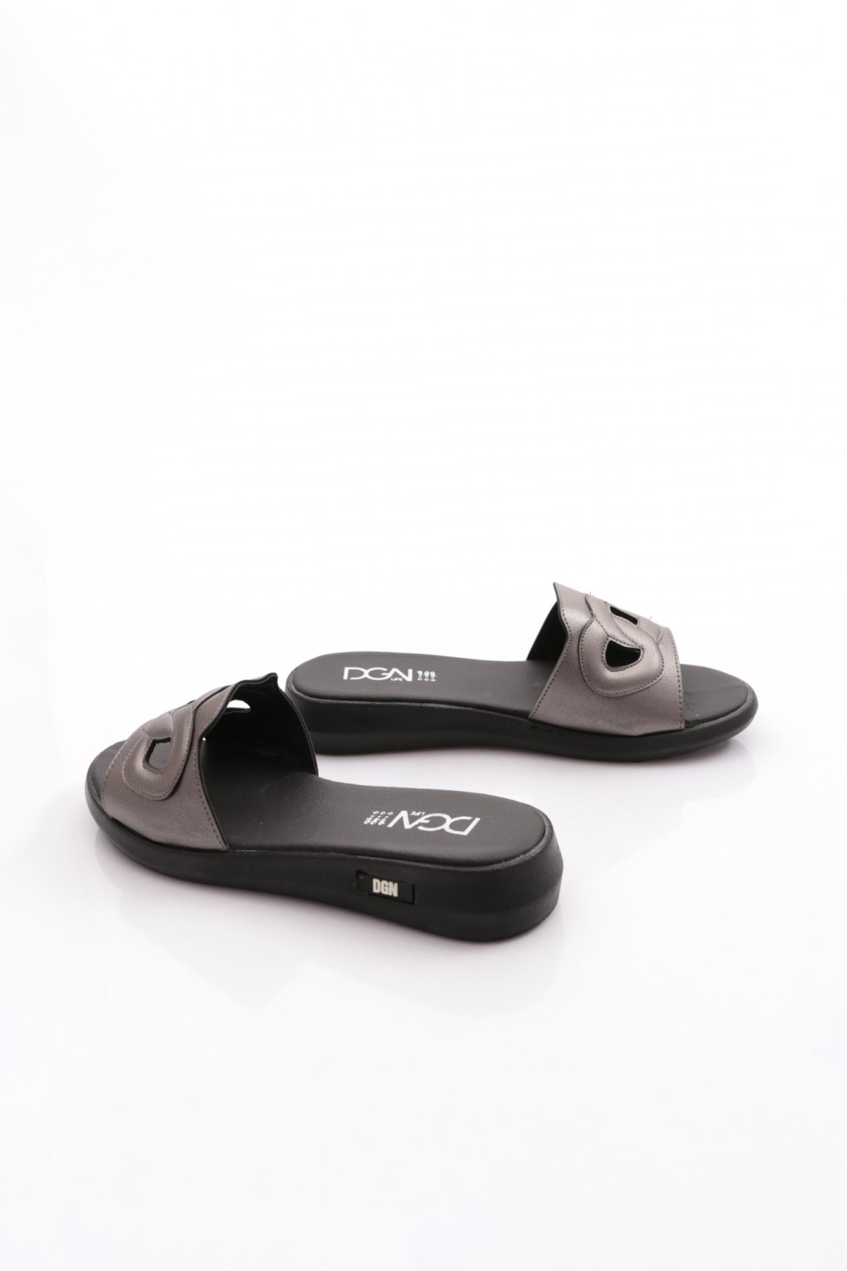 Dgn Dgn Gümüş 1391-22Y Kadin Zincir İşlemeli Kalin Bant Terlik Flo'da! Gümüş - 4. görsel