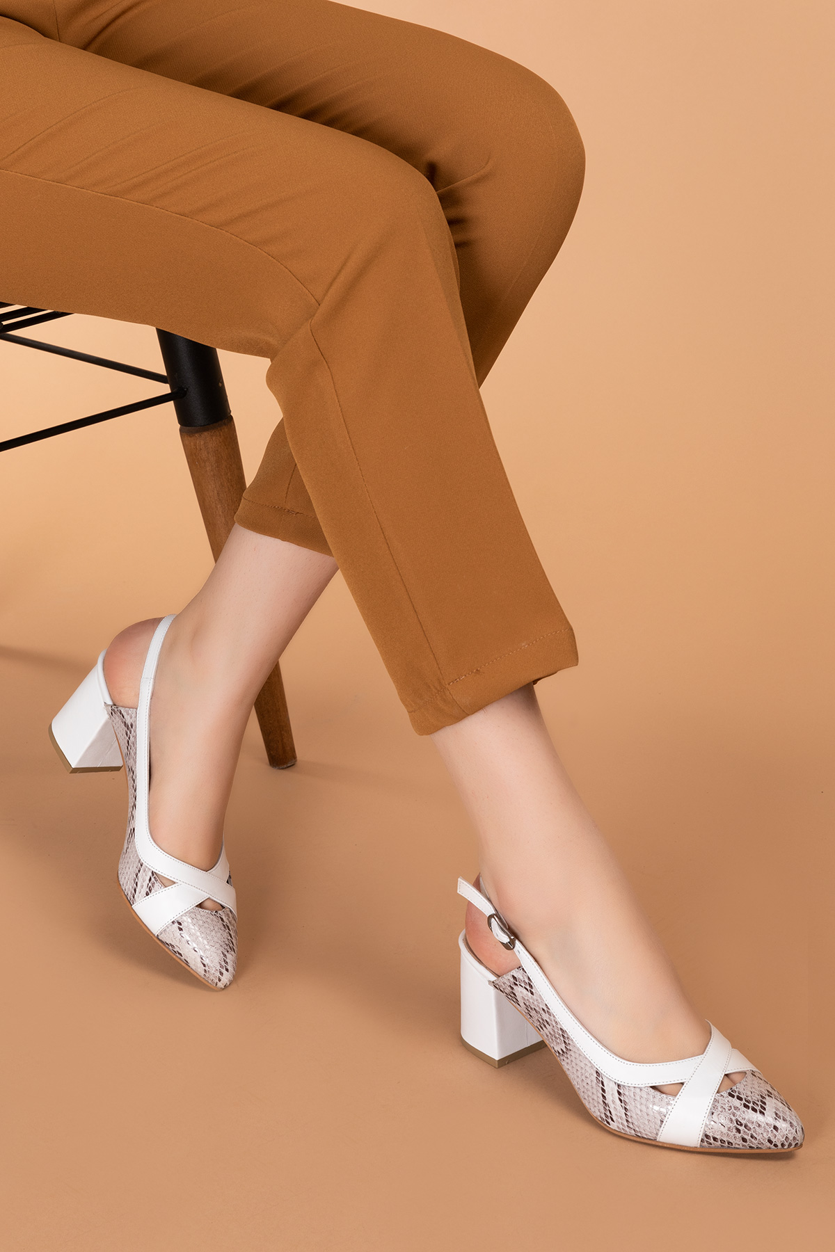 Gondol Kundura Siyah Gondol Kundura Gondol Hakiki Deri Yılan Desen Ayrıntılı Topuklu Ayakkabı şhn.0738