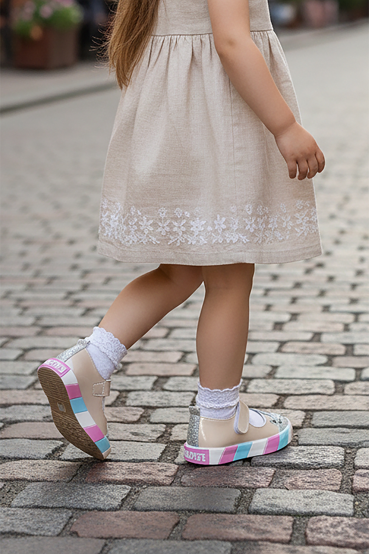 Kiko Kids Beyaz Kiko Kids Gilan Cirtli Işıklı Kız Çocuk Babet Ayakkabı