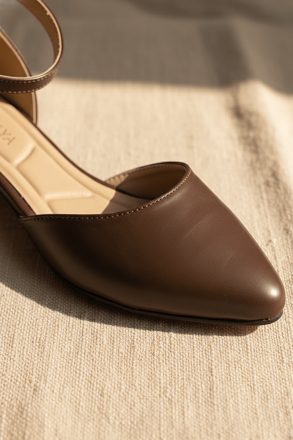 Divolya Divolya Kahverengi Misty Kahve (2 cm Topuklu ) Bilekten Bantlı Sivri Burun Günlük Babet Flo'da! Kahverengi - 4. görsel