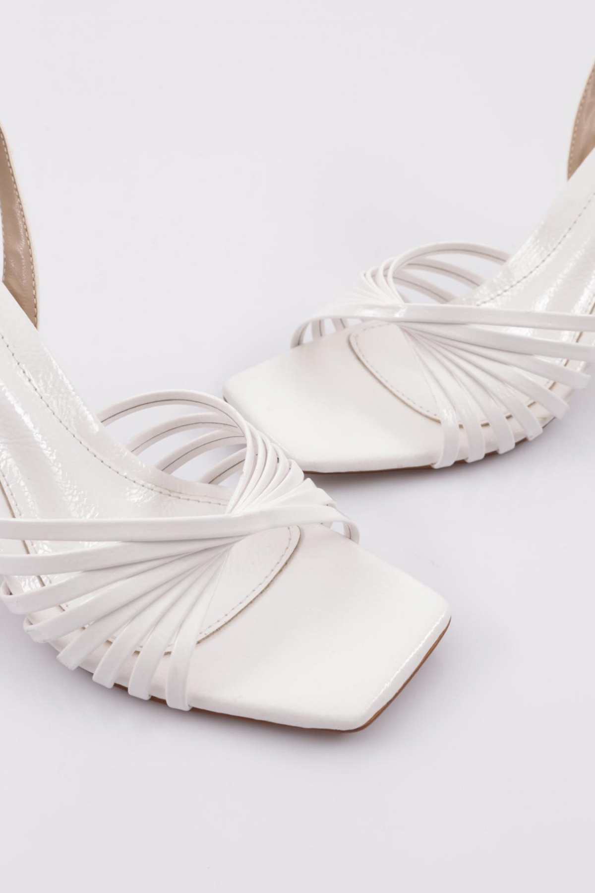 Dgn Beyaz Dgn Bilekten 415 Kadin Bağlama Topuklu Ayakkabi