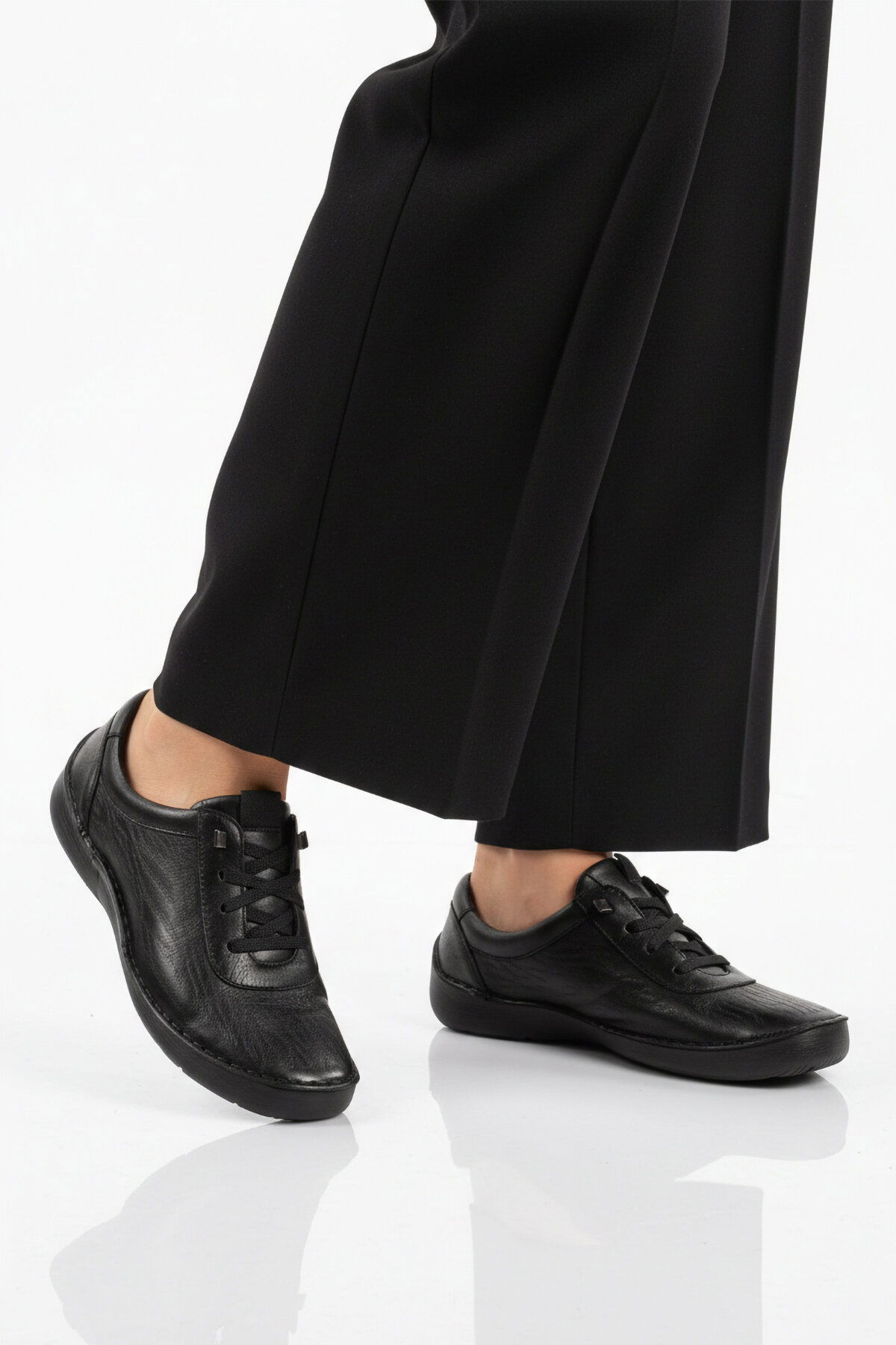 Ayakmod Siyah Ayakmod Premium Hakiki Deri Anatomik Kadın Casual Ayakkabı 44406 Z