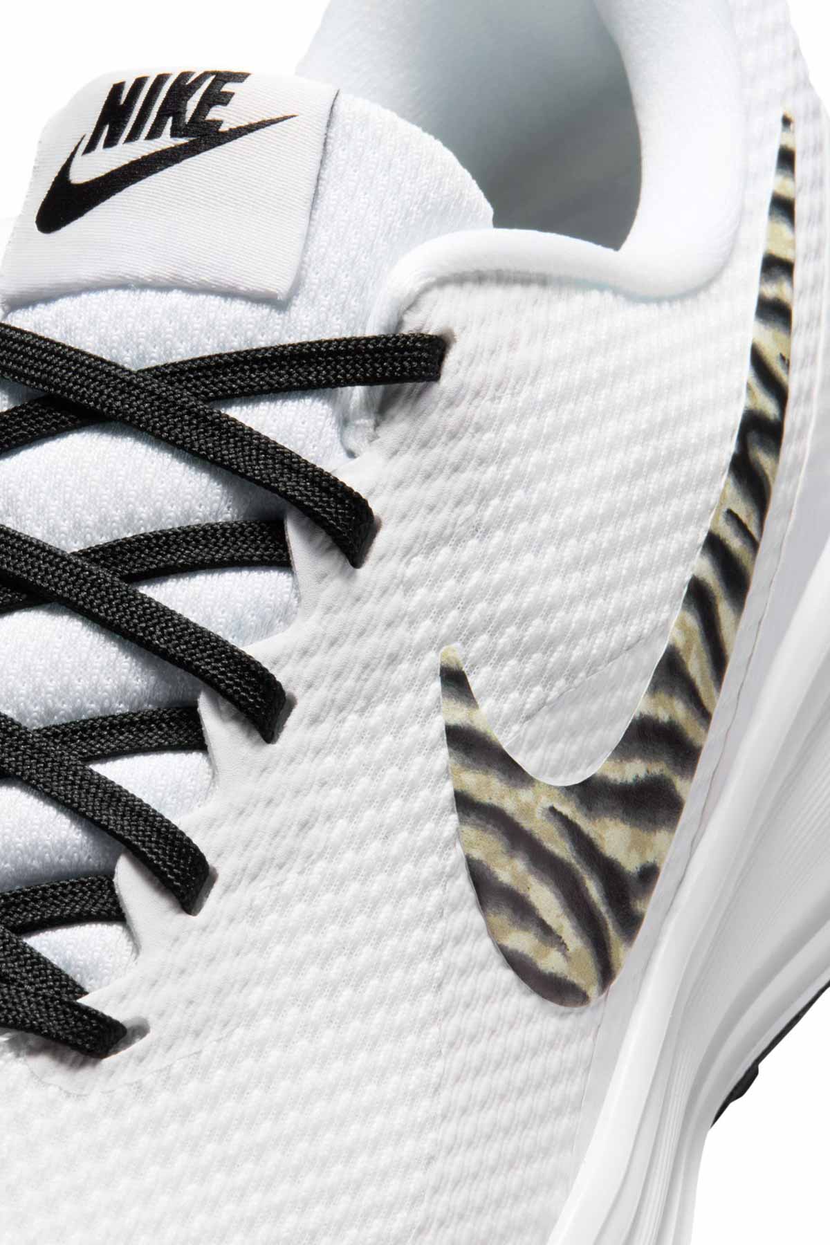 Nike Beyaz Nike Revolution 8