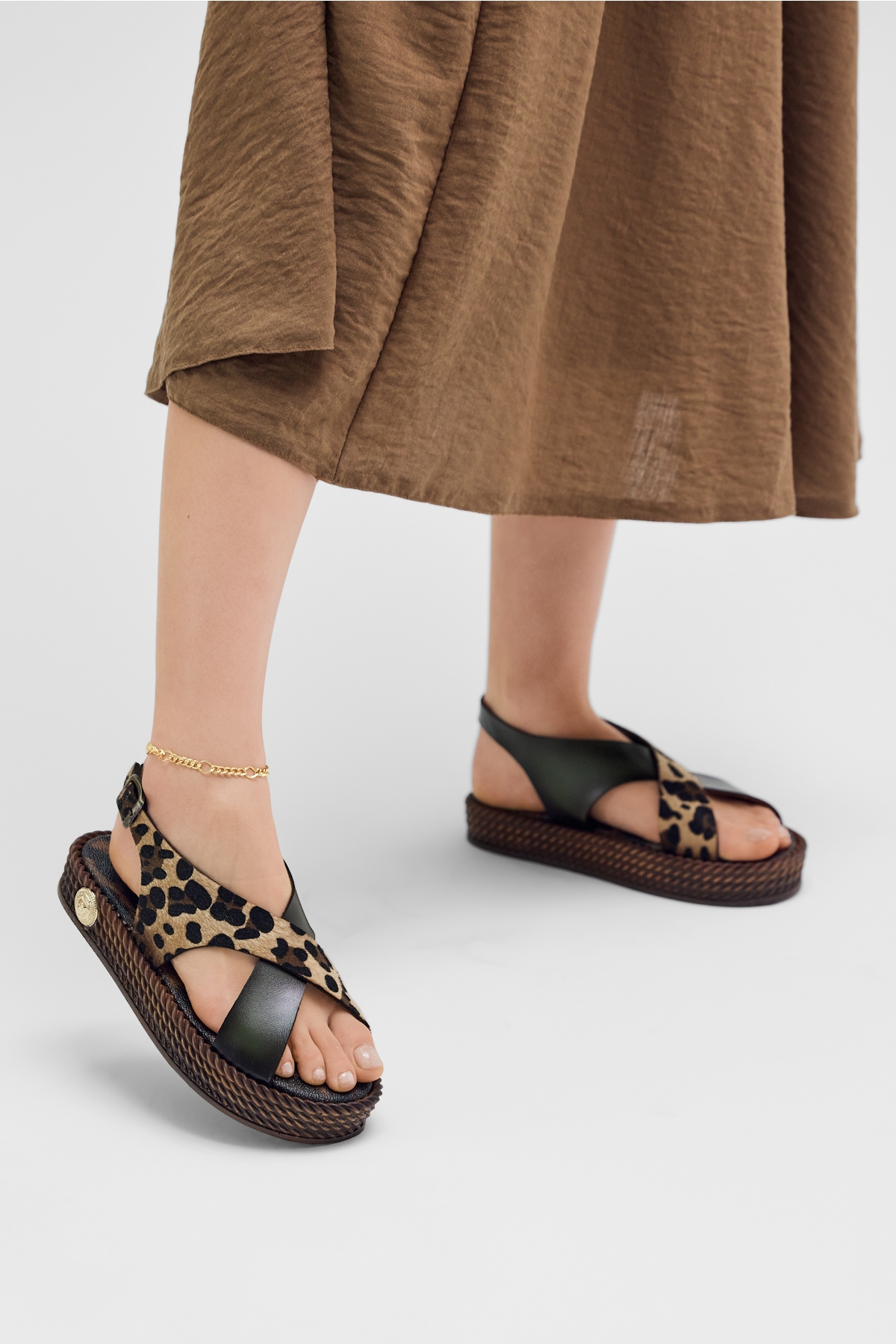 Tonny Black Kırmızı Tonny Black Poli Taban Kadın Rahat Çapraz Bantlı Sandalet