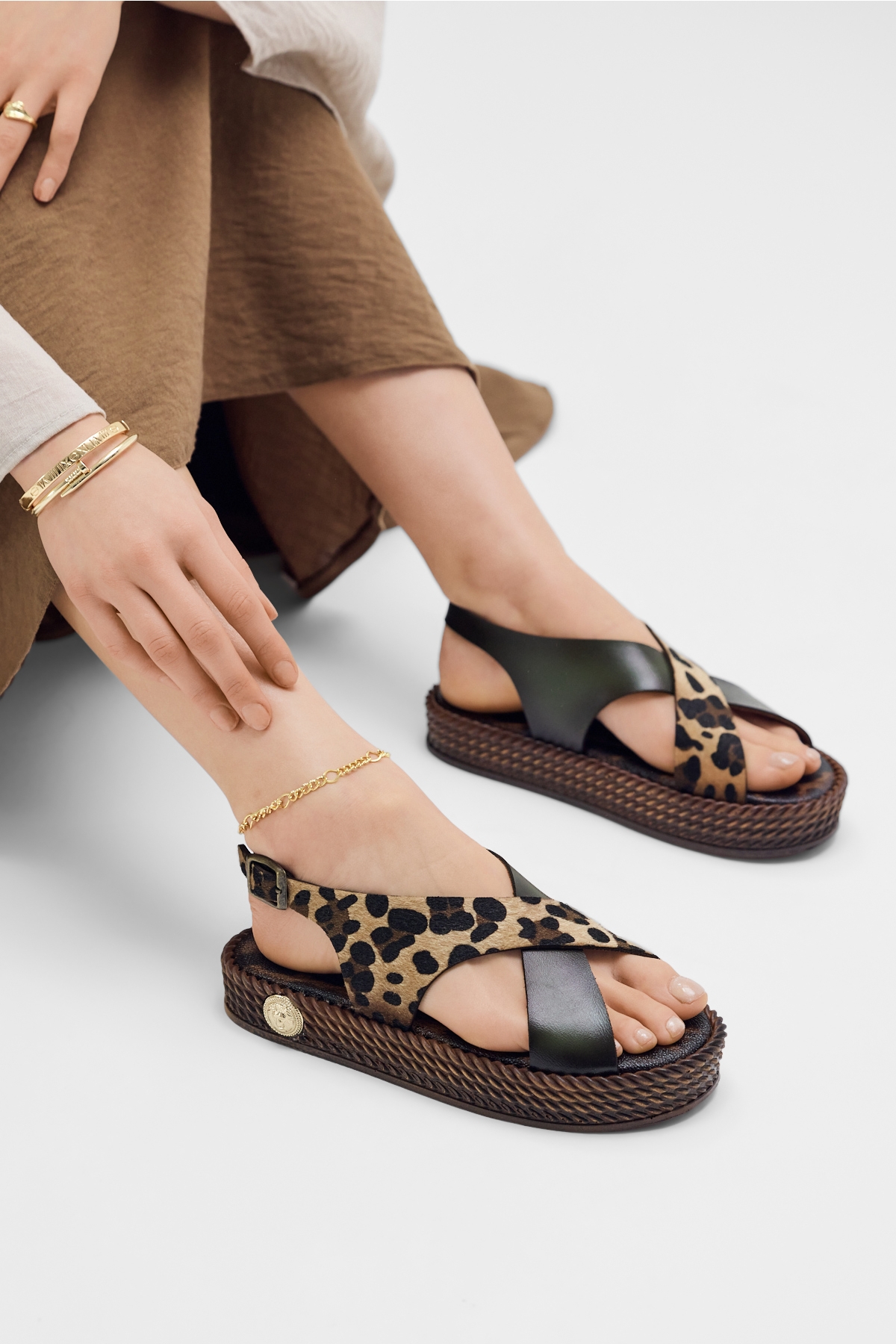 Tonny Black Kırmızı Tonny Black Poli Taban Kadın Rahat Çapraz Bantlı Sandalet