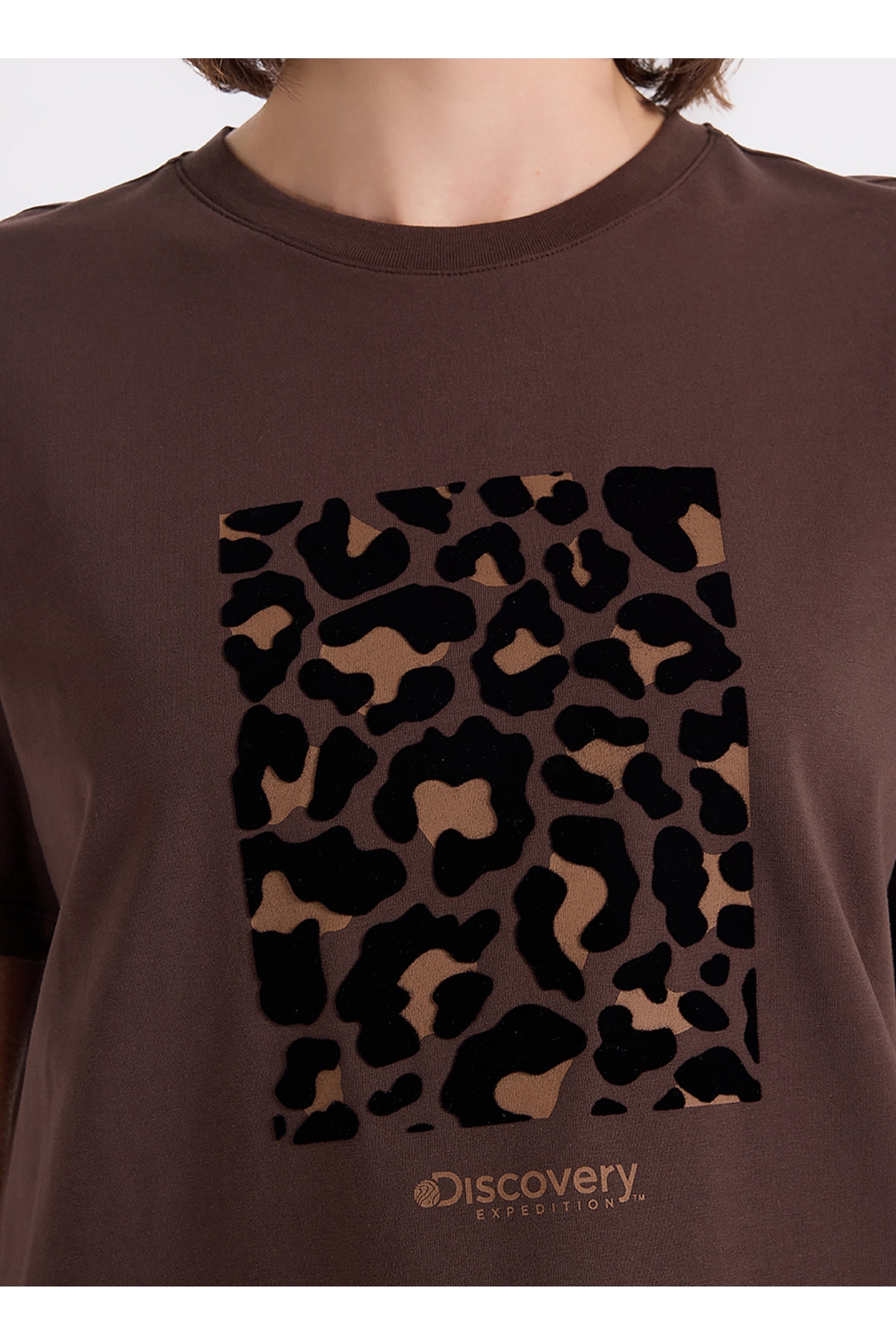 D6SL-TST3546 Kahve Bisiklet Yaka Relaxed Baskılı Kadın T-Shirt