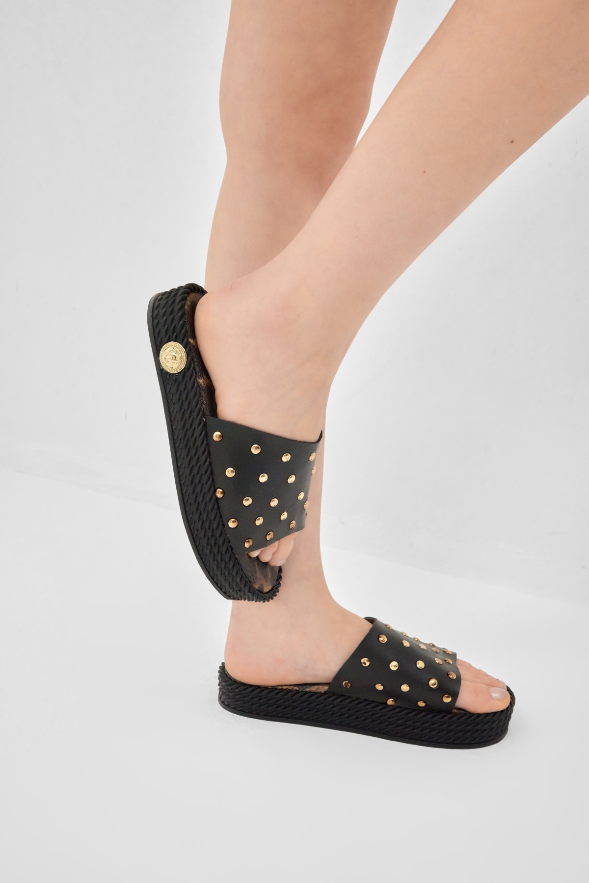 Tonny Black Kırmızı Tonny Black Poli Taban Kadın Düz Boncuk Detaylı Terlik