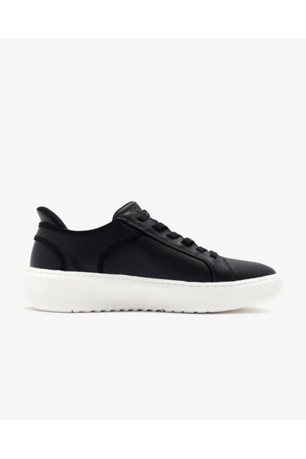 Skechers Court Break