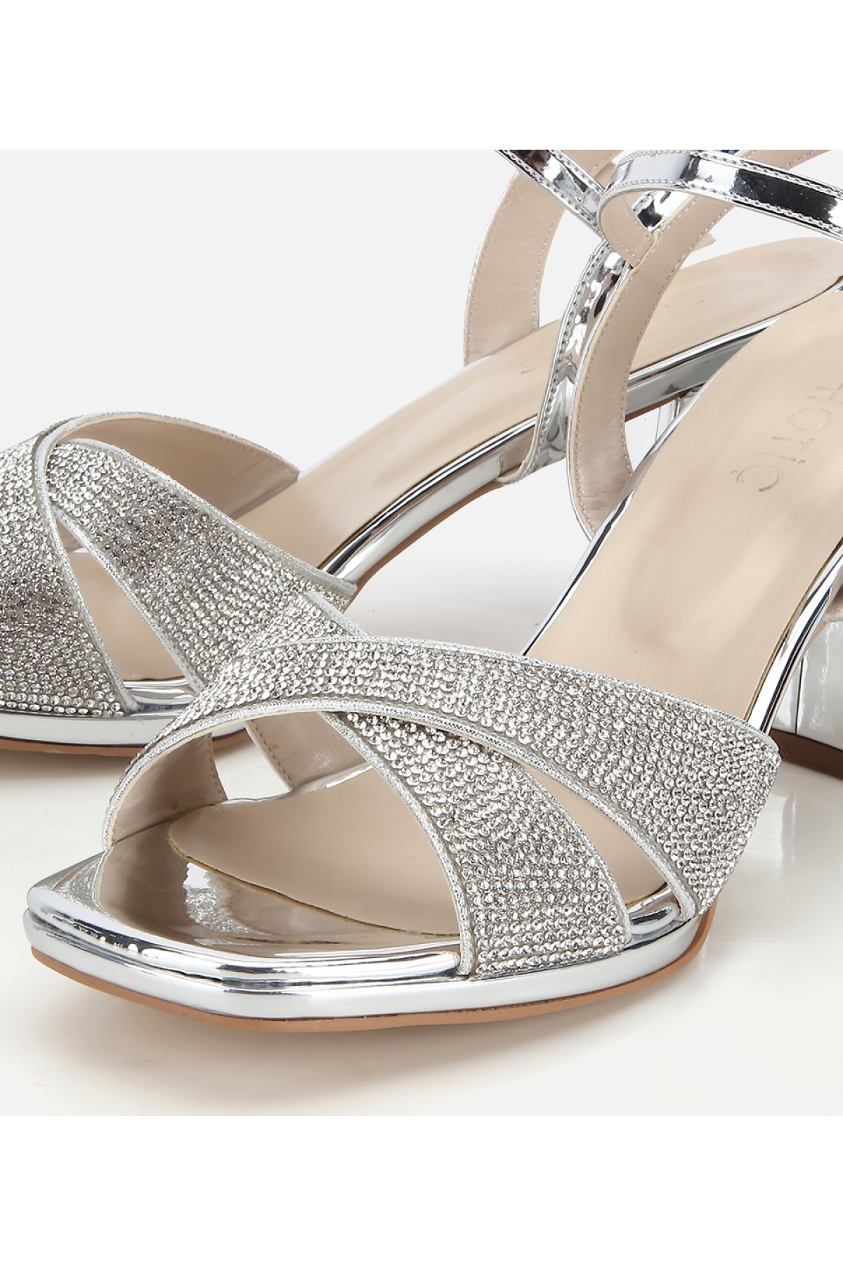 Hotiç Altın Hotiç Hotiç Rugan Kadın Taş Detaylı Bilekte Topuklu Sandalet